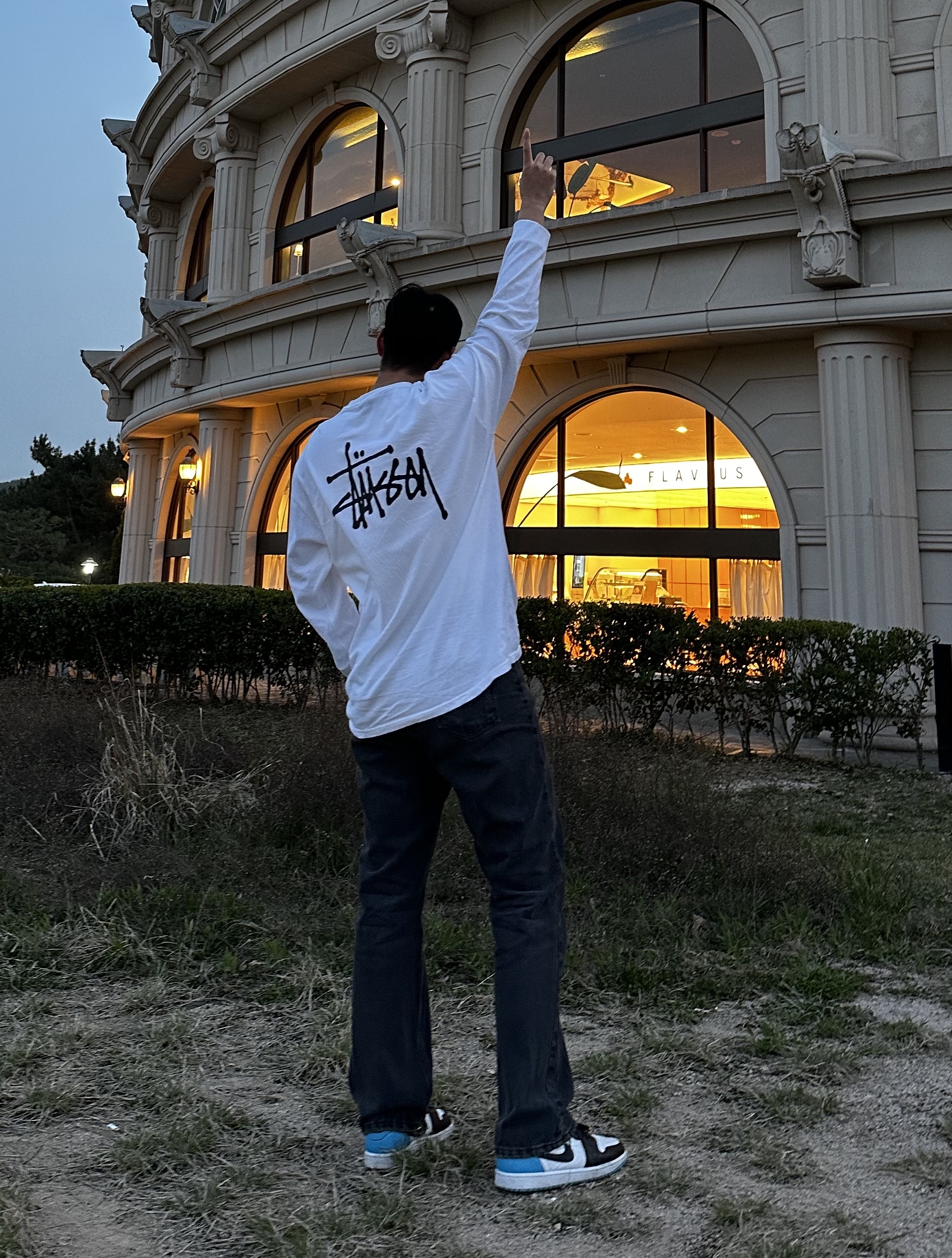Jordan 1 Retro Low OG Black and Dark Powder Blue, Stussy Basic Stussy LS T-Shirt White 2023 착용 스타일 - 1