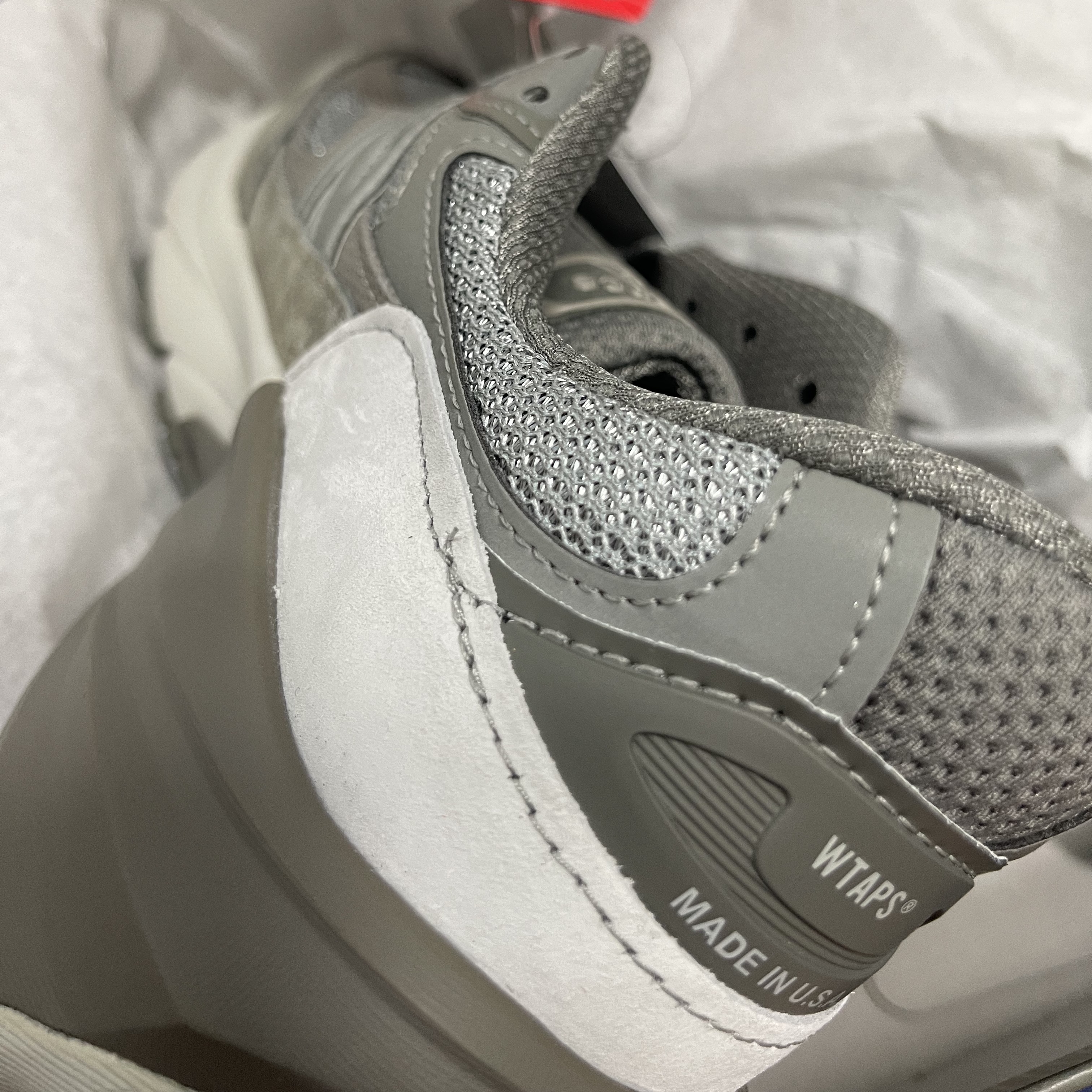 New Balance x WTAPS 990v6 Made in USA Moon Mist Mirage Gray 착용 스타일