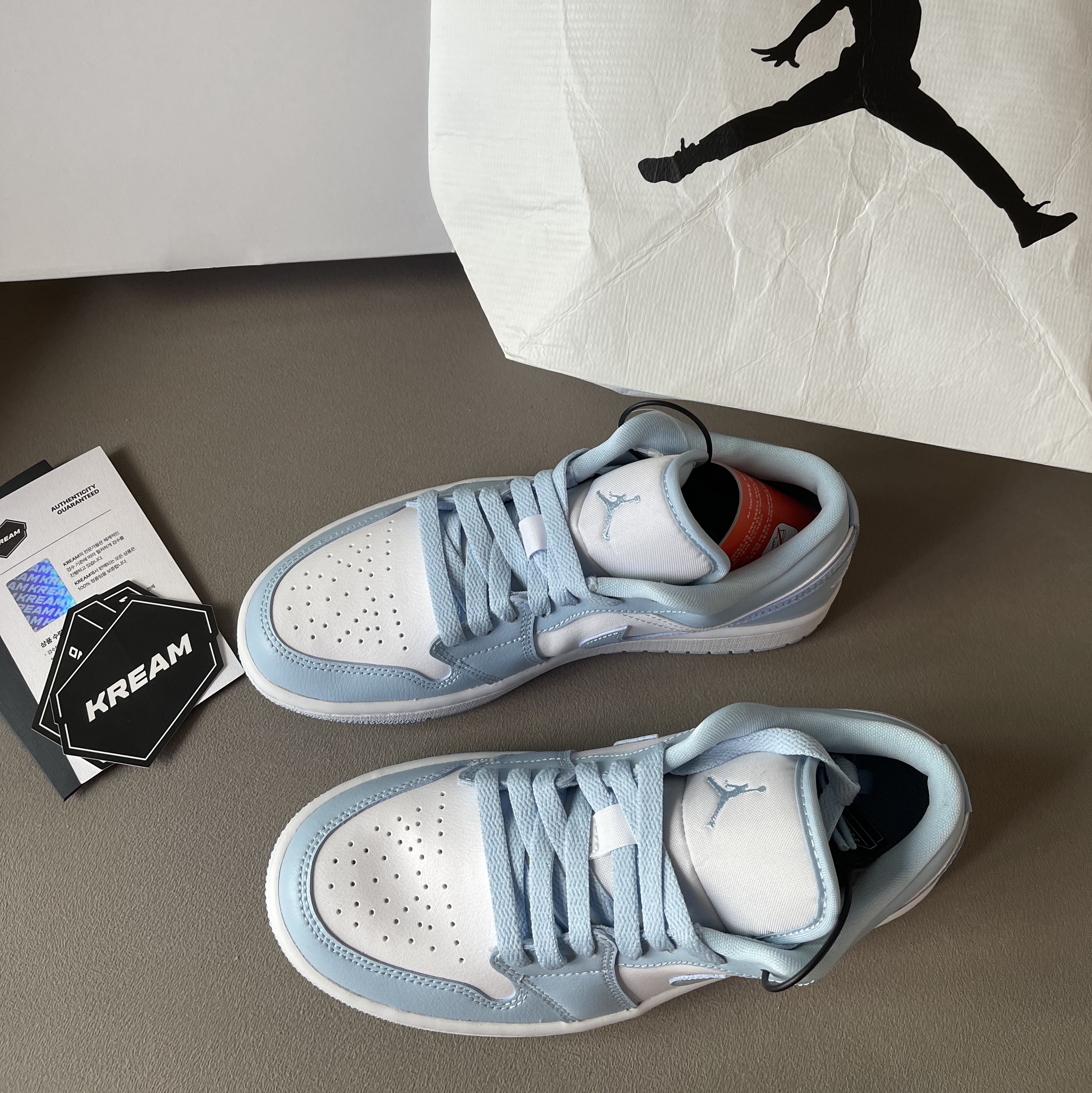 (W) Jordan 1 Low White Ice Blue 착용 스타일 - 2