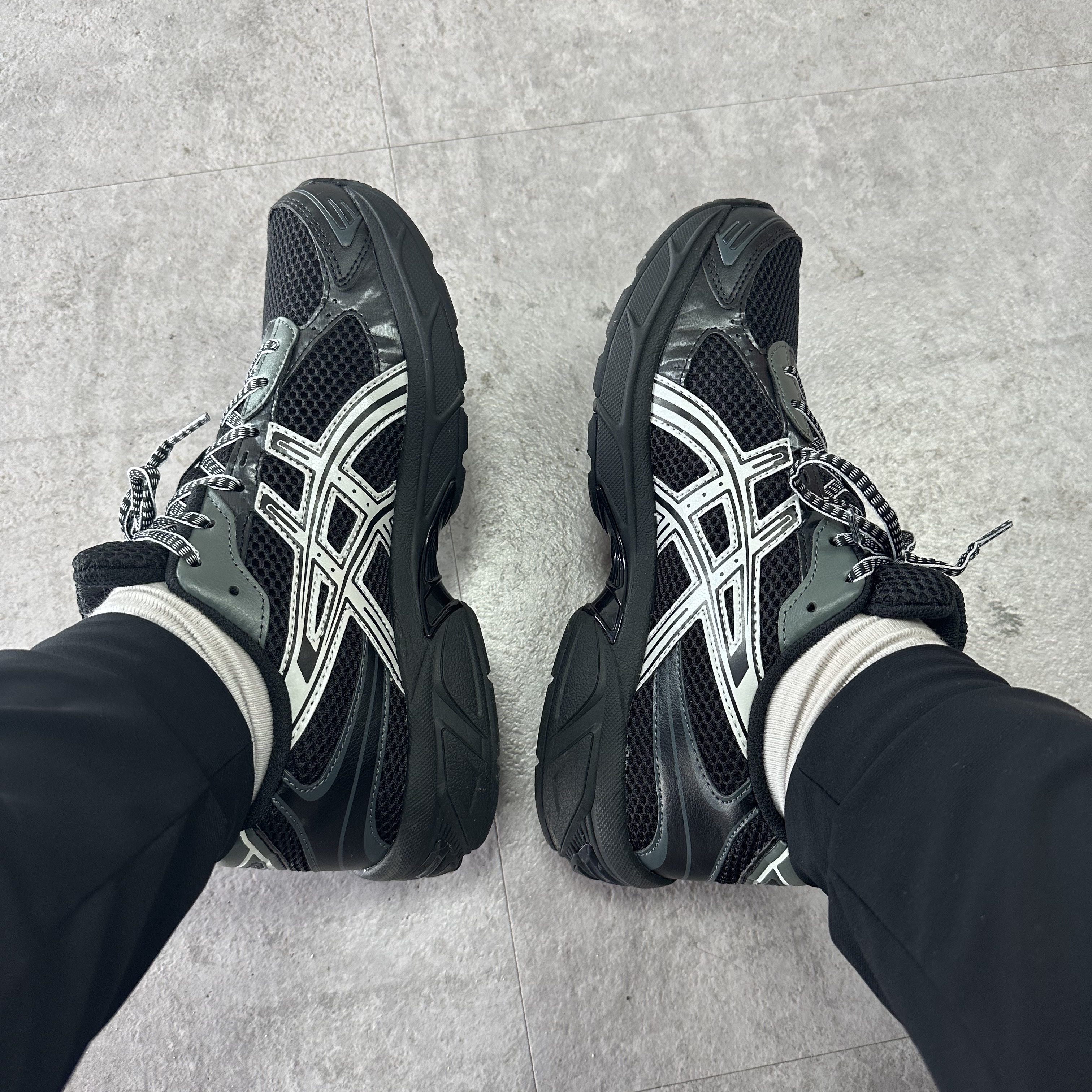 Asics Gel-1130 Black Glacier Grey - Folder Exclusive 착용 스타일