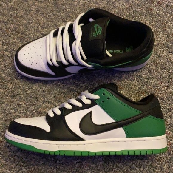 Nike SB Dunk Low Pro Black and Classic Green 착용 스타일 - 2