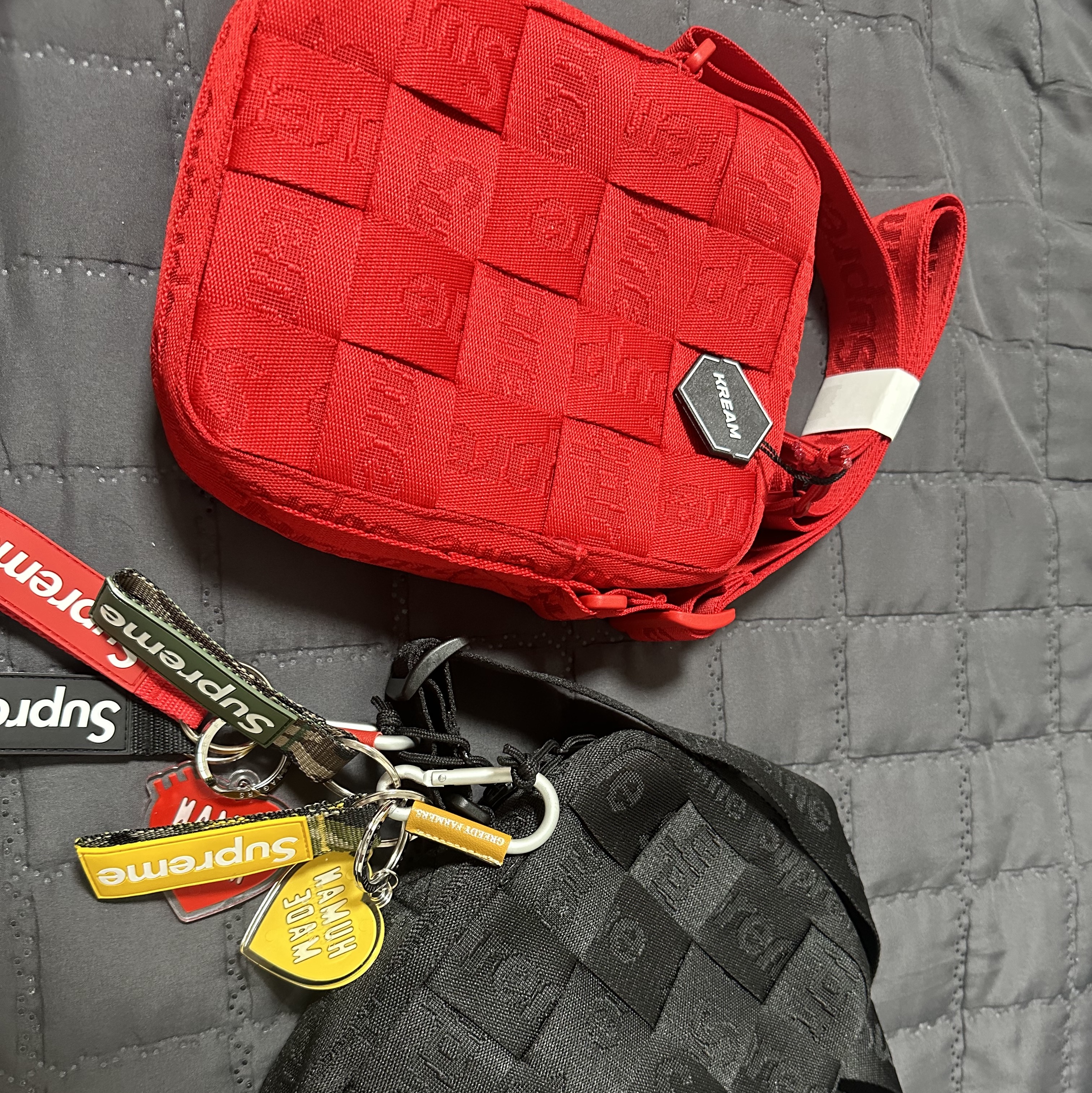 Supreme Woven Shoulder Bag Red - 23SS 착용 스타일