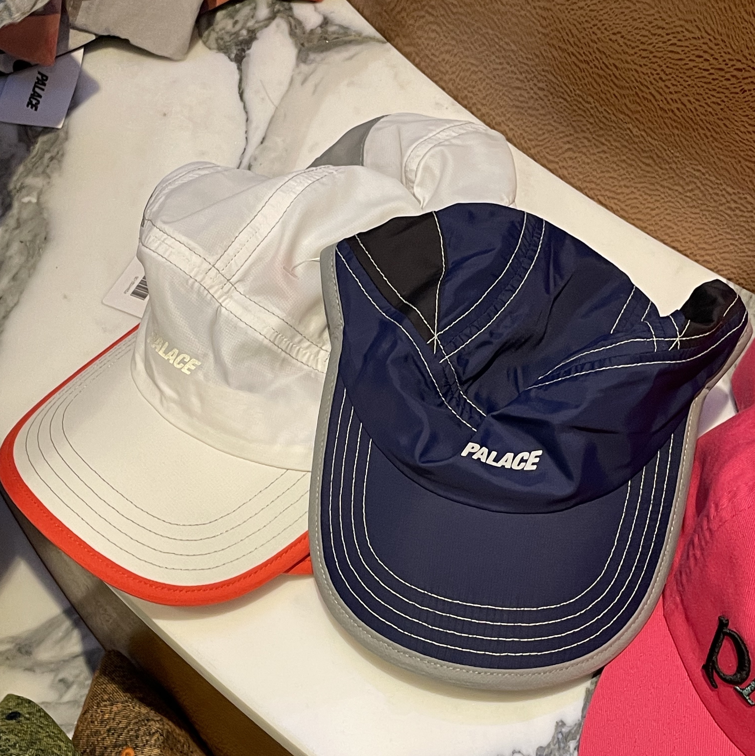 Palace Reflecto Runner Vapour Grey - 23SS, Palace Reflecto Runner Navy Black - 23SS 착용 스타일