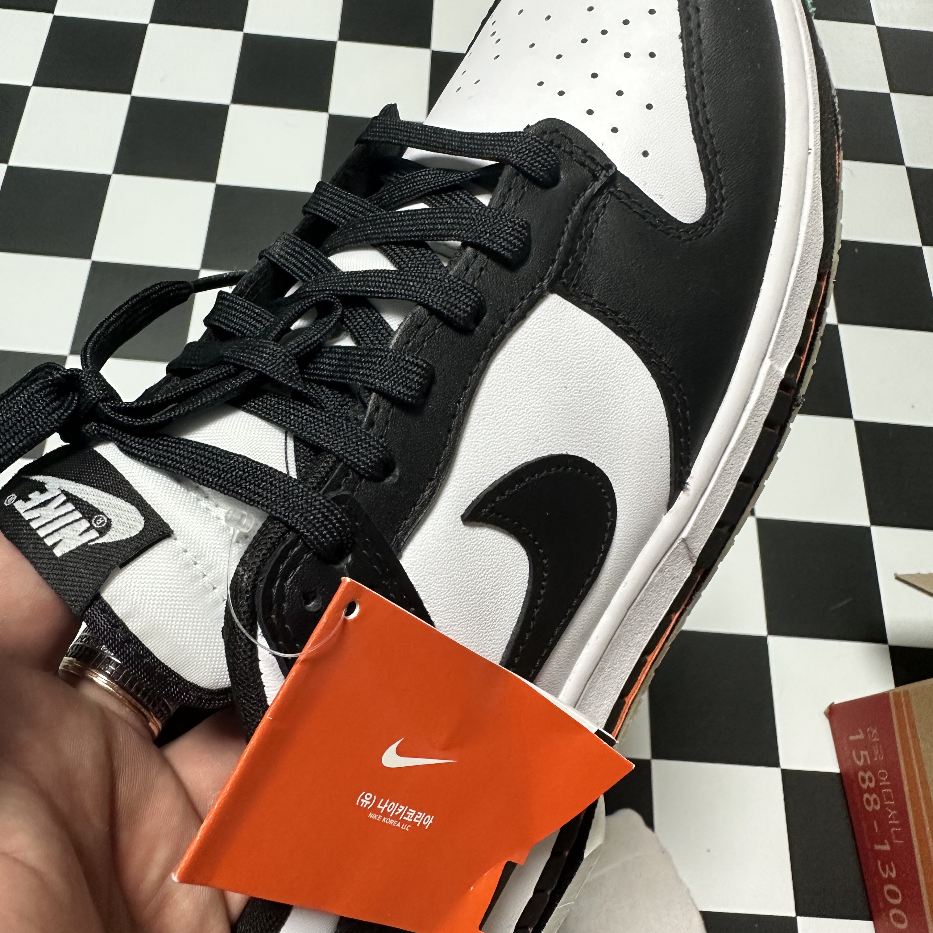Nike Dunk Low Retro Black 착용 스타일 - 1
