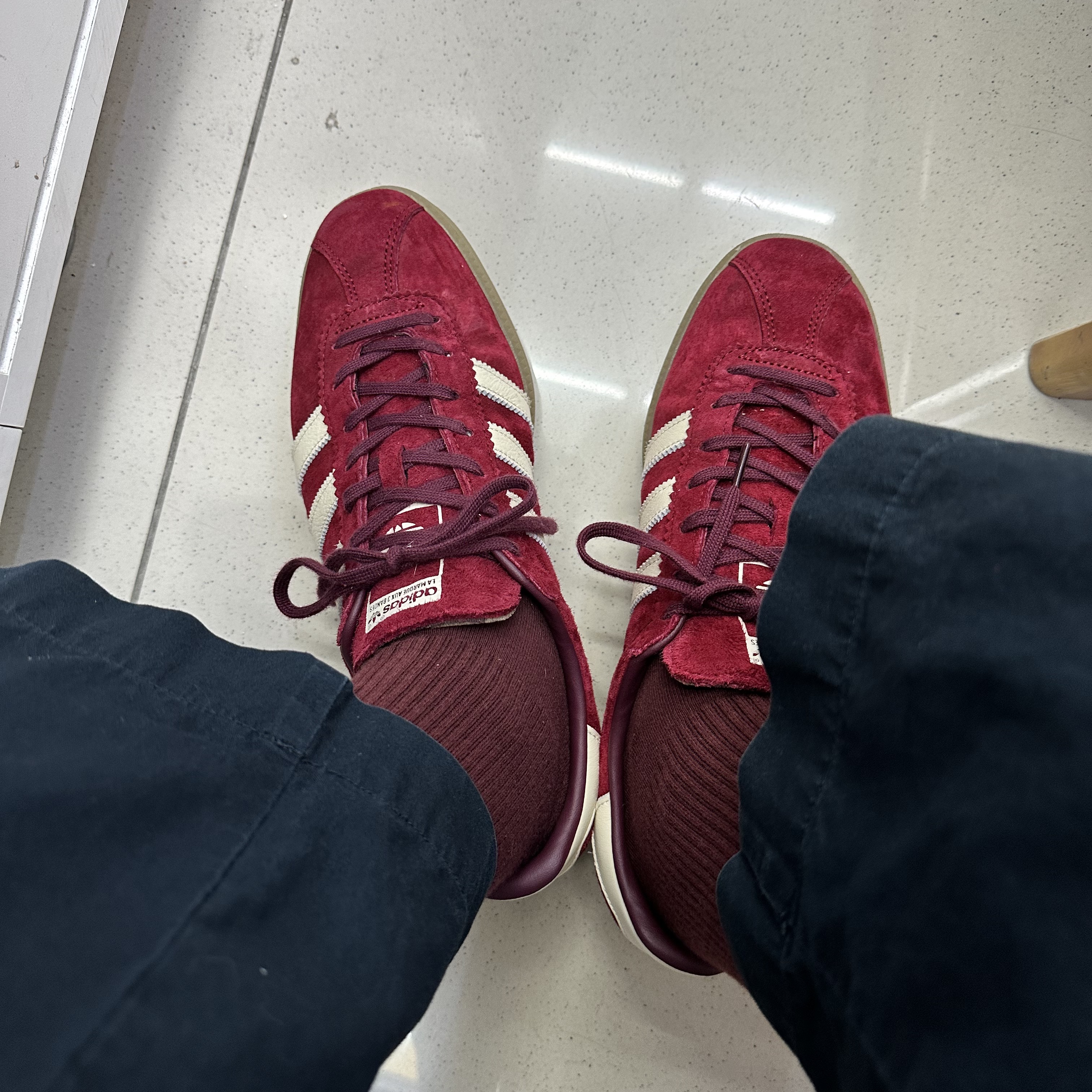 Adidas Bermuda College Purple Cream White 착용 스타일