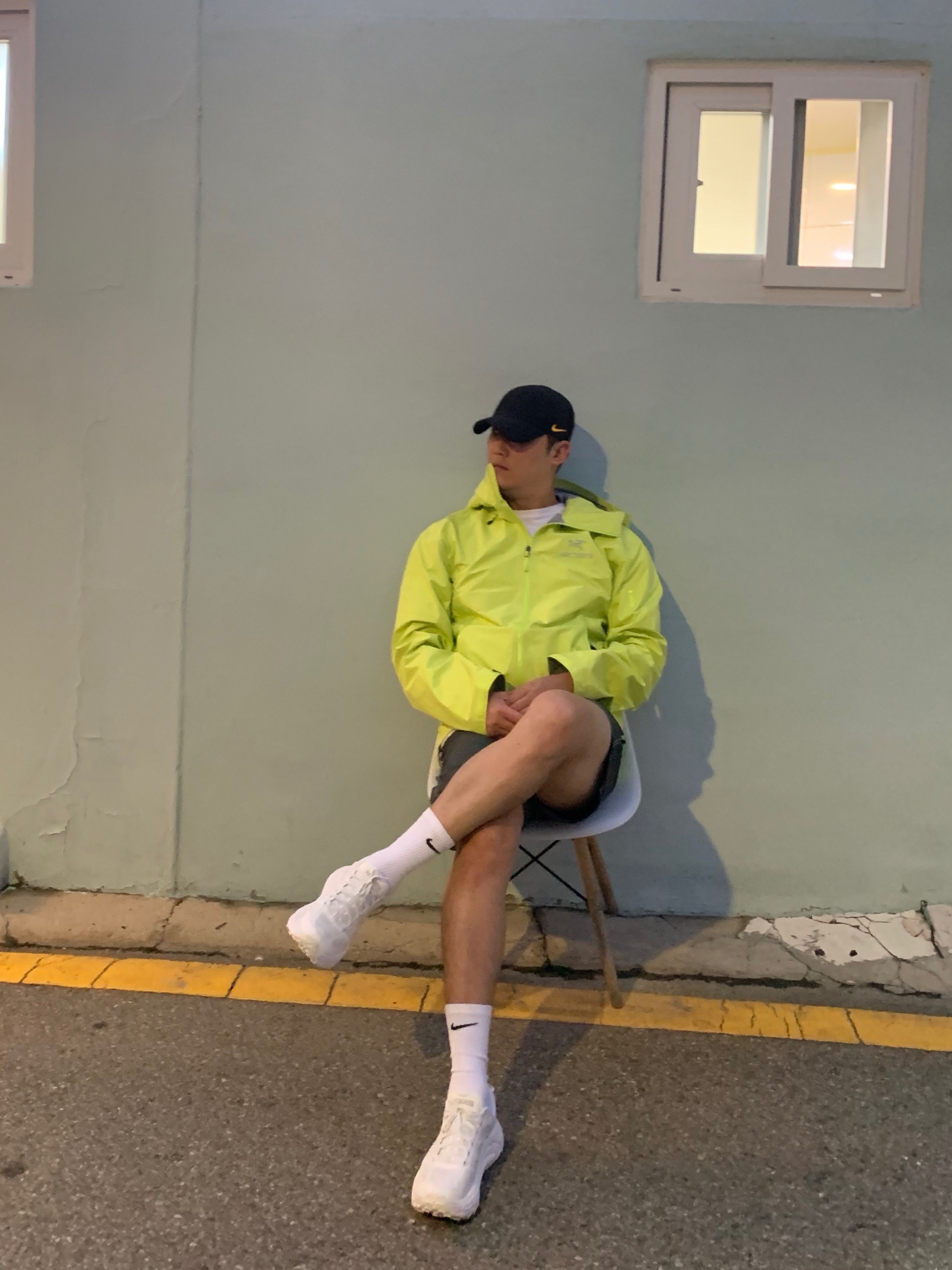 Nike x Drake Nocta Essential Cap Black, Arc'teryx Beta LT Jacket Offlime 착용 스타일 - 1