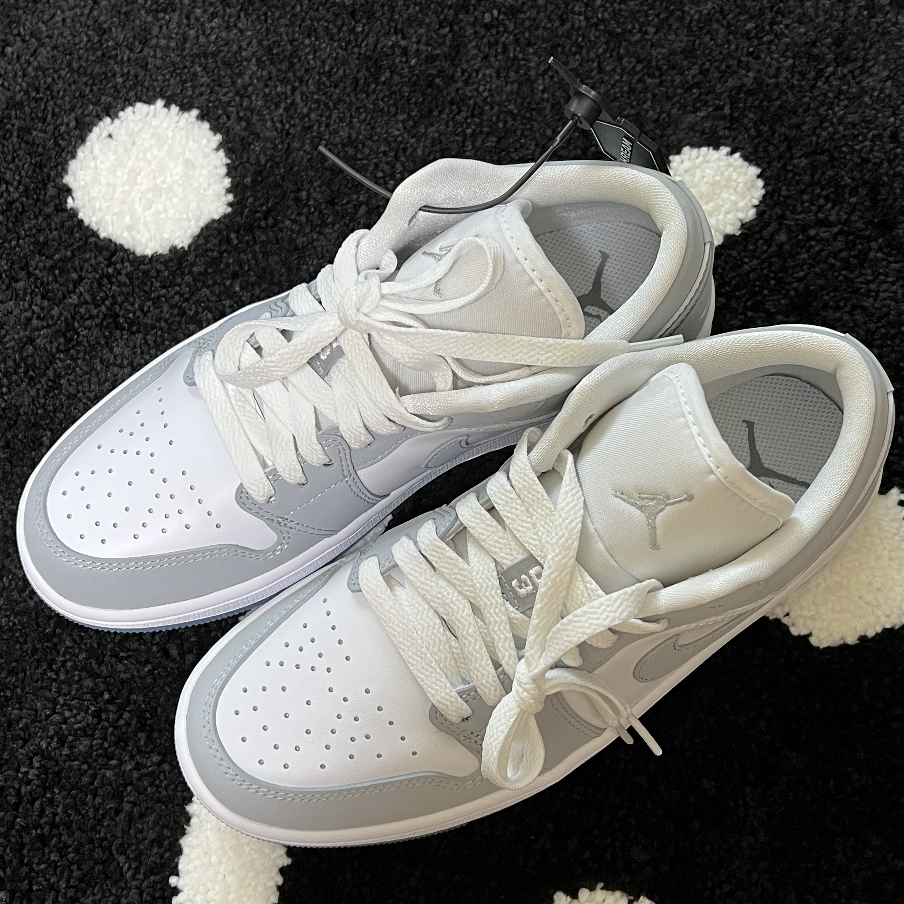 (W) Jordan 1 Low White Wolf Grey 착용 스타일