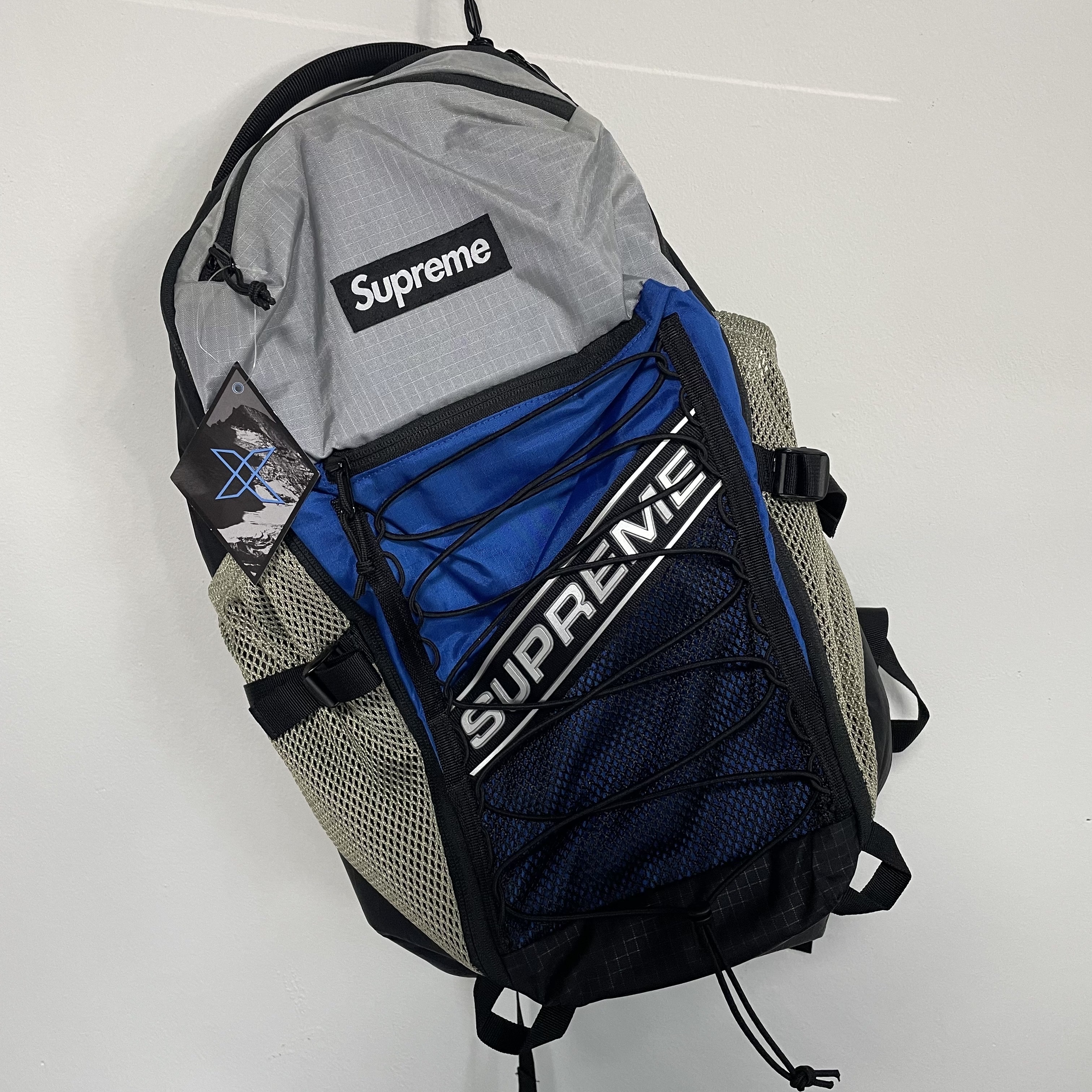 Supreme Backpack Blue - 23FW 착용 스타일