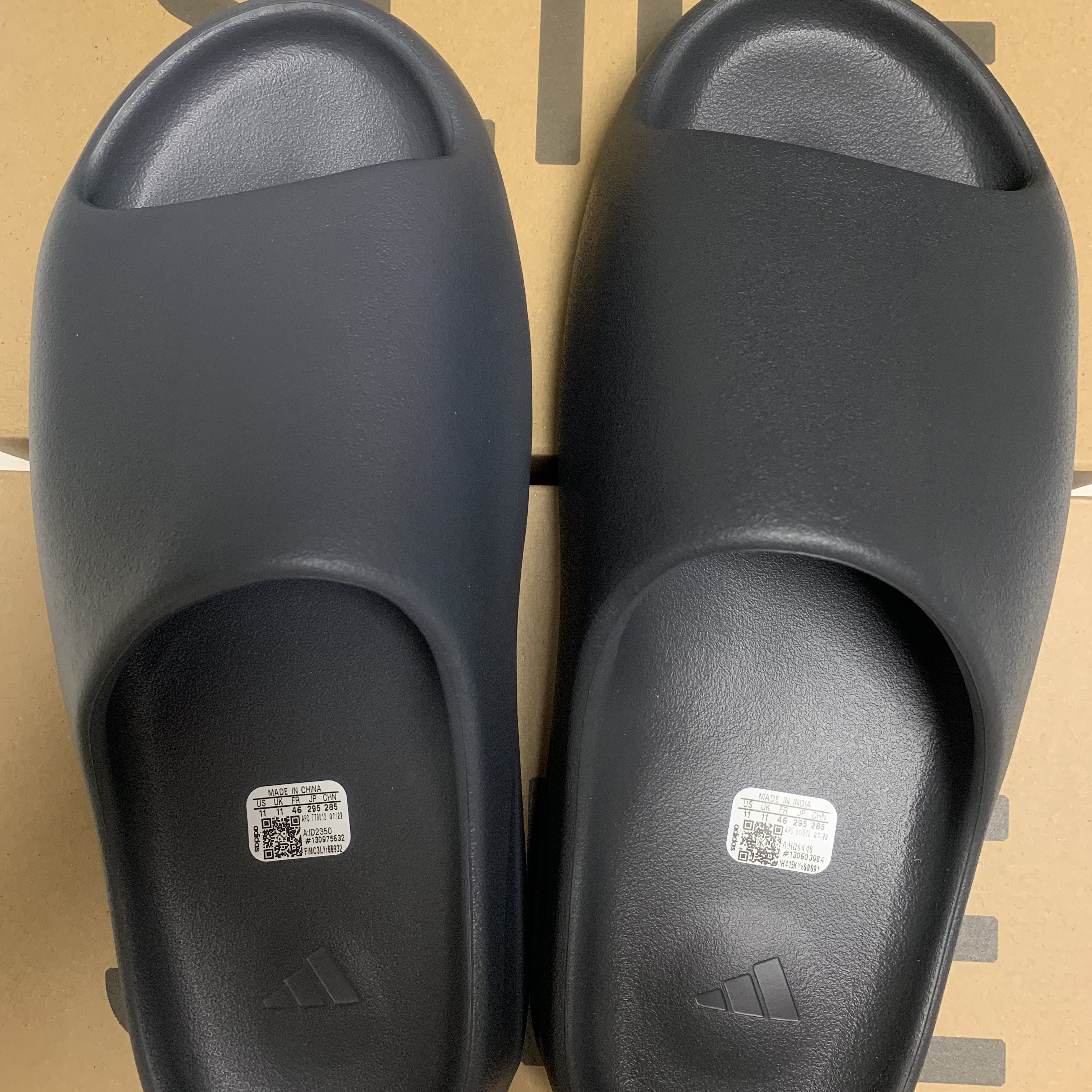 Adidas Yeezy Slide Onyx, Adidas Yeezy Slide Slate Grey 착용 스타일