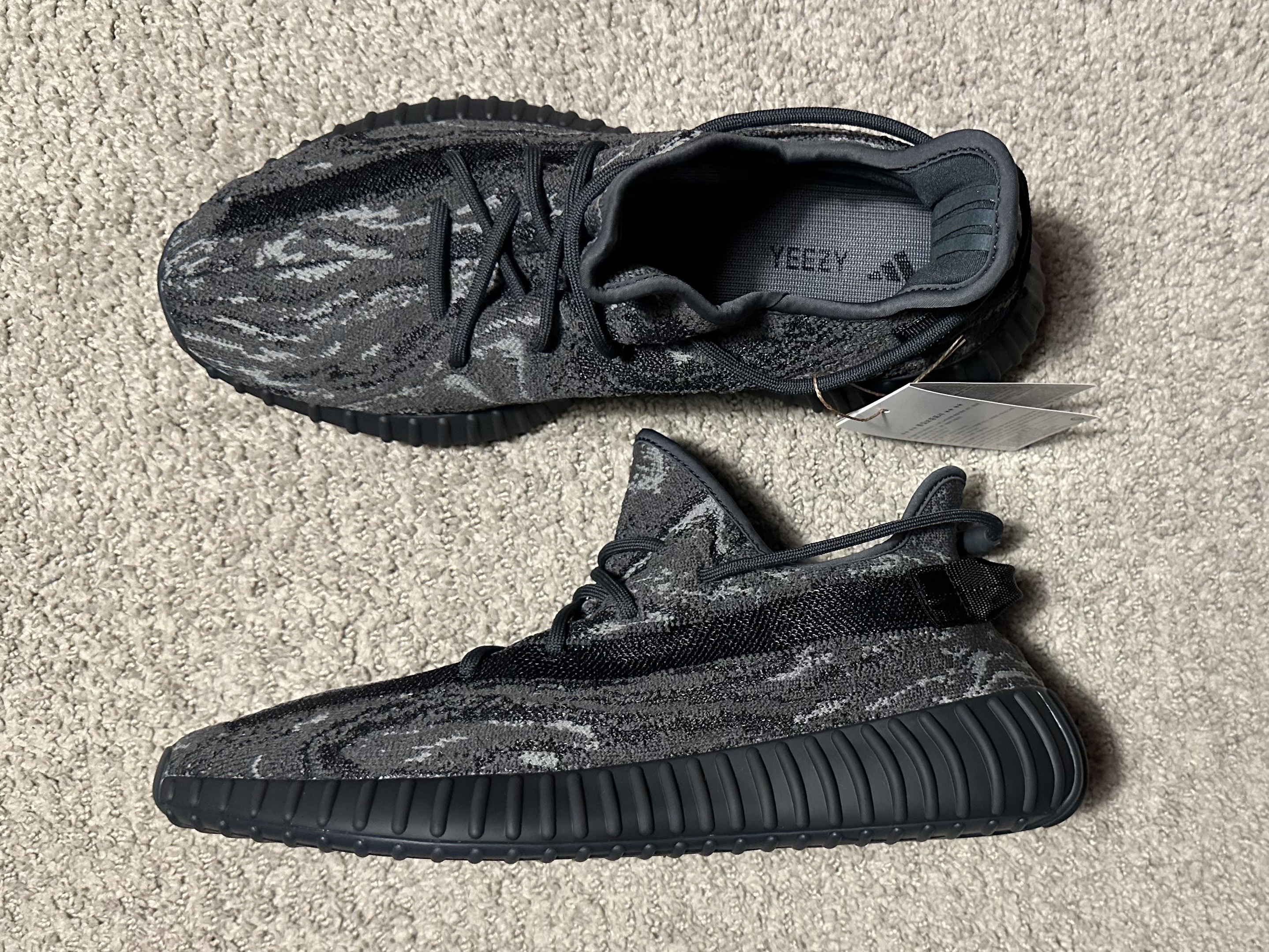 Adidas Yeezy Boost 350 V2 MX Dark Salt 착용 스타일 - 4