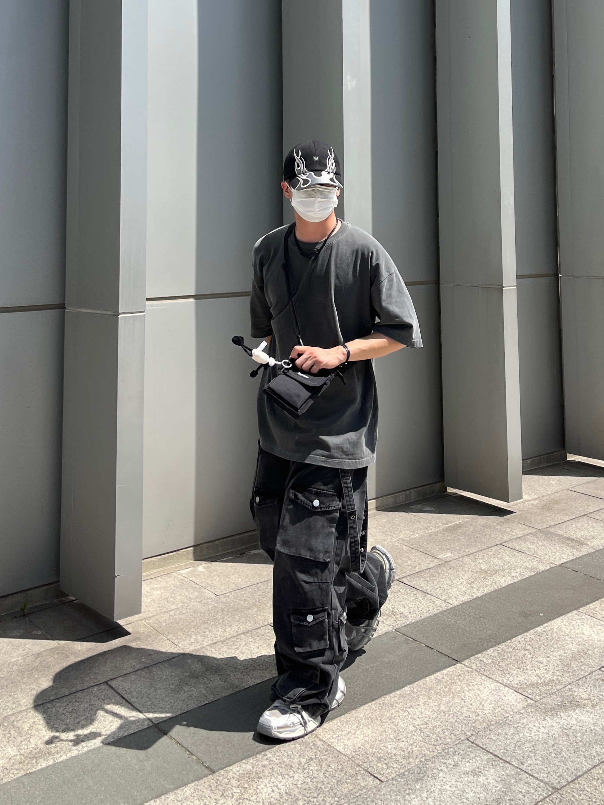 Yeezy Gap Engineered By Balenciaga Flame Cap Black, Balenciaga 3XL Sneakers Light Beige 착용 스타일 - 2