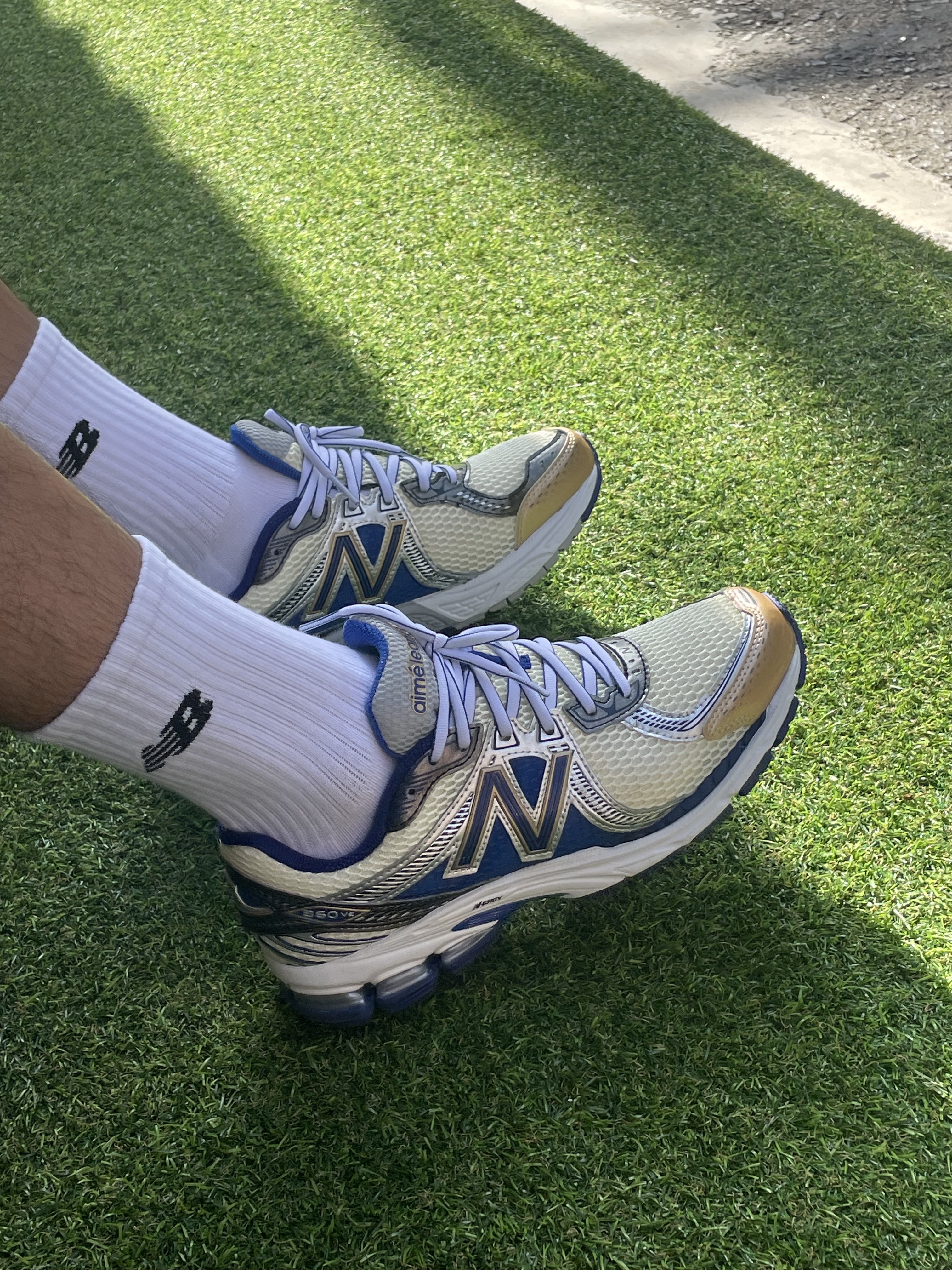 New Balance x Aime Leon Dore 860v2 Blue 착용 스타일