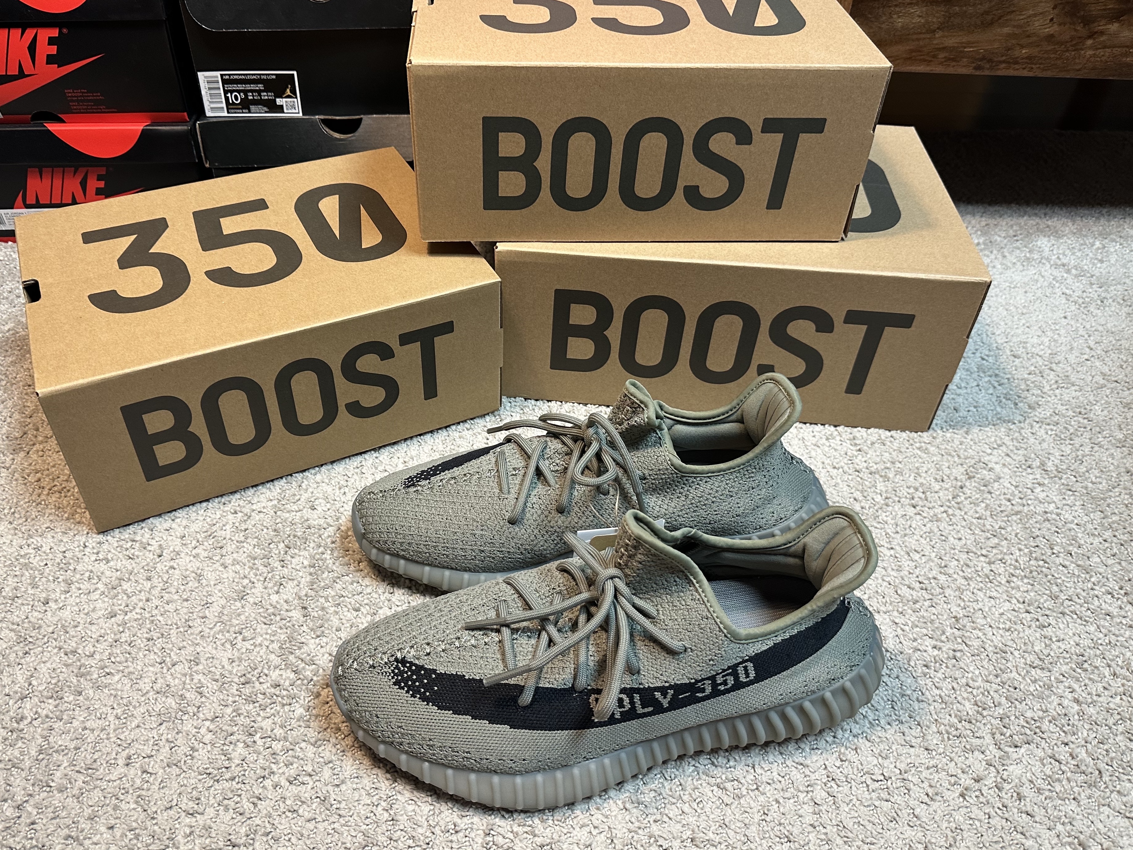 Adidas Yeezy Boost 350 V2 Granite Core Black 착용 스타일 - 1