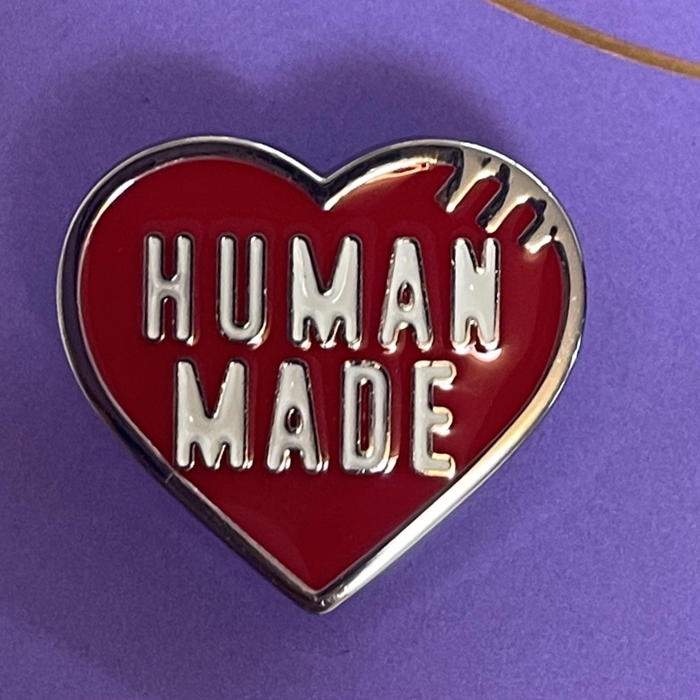 Human Made Heart Pin Red 착용 스타일