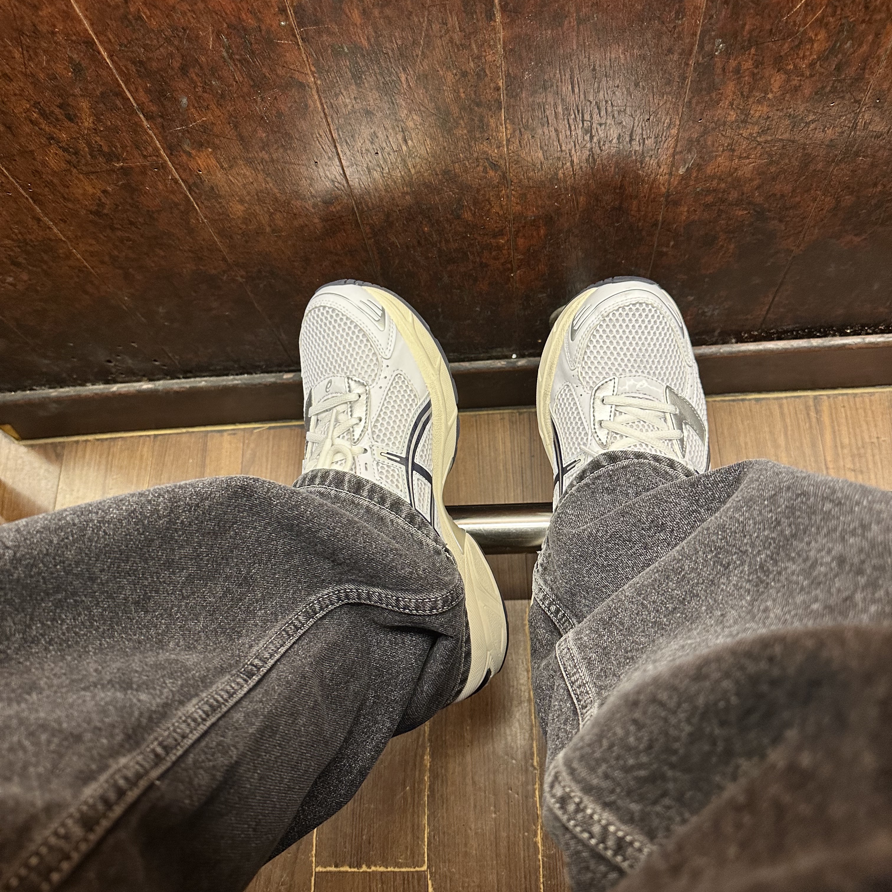 (W) Asics Gel-1130 White Midnight 착용 스타일
