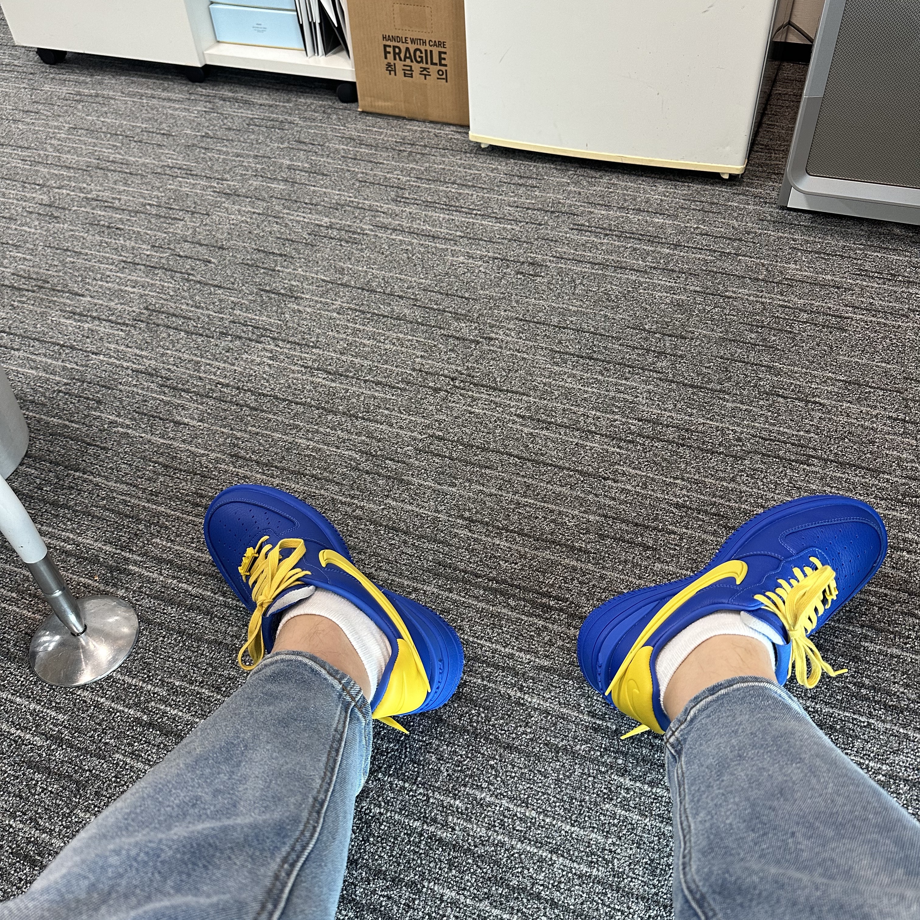 Nike x Ambush Air Force 1 Low SP Game Royal and Vivid Sulfur 착용 스타일