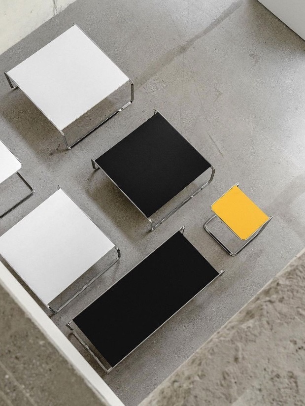 Tecta K1B Oblique Couch Table Black, Tecta K1B Oblique Couch Table Pure White 착용 스타일