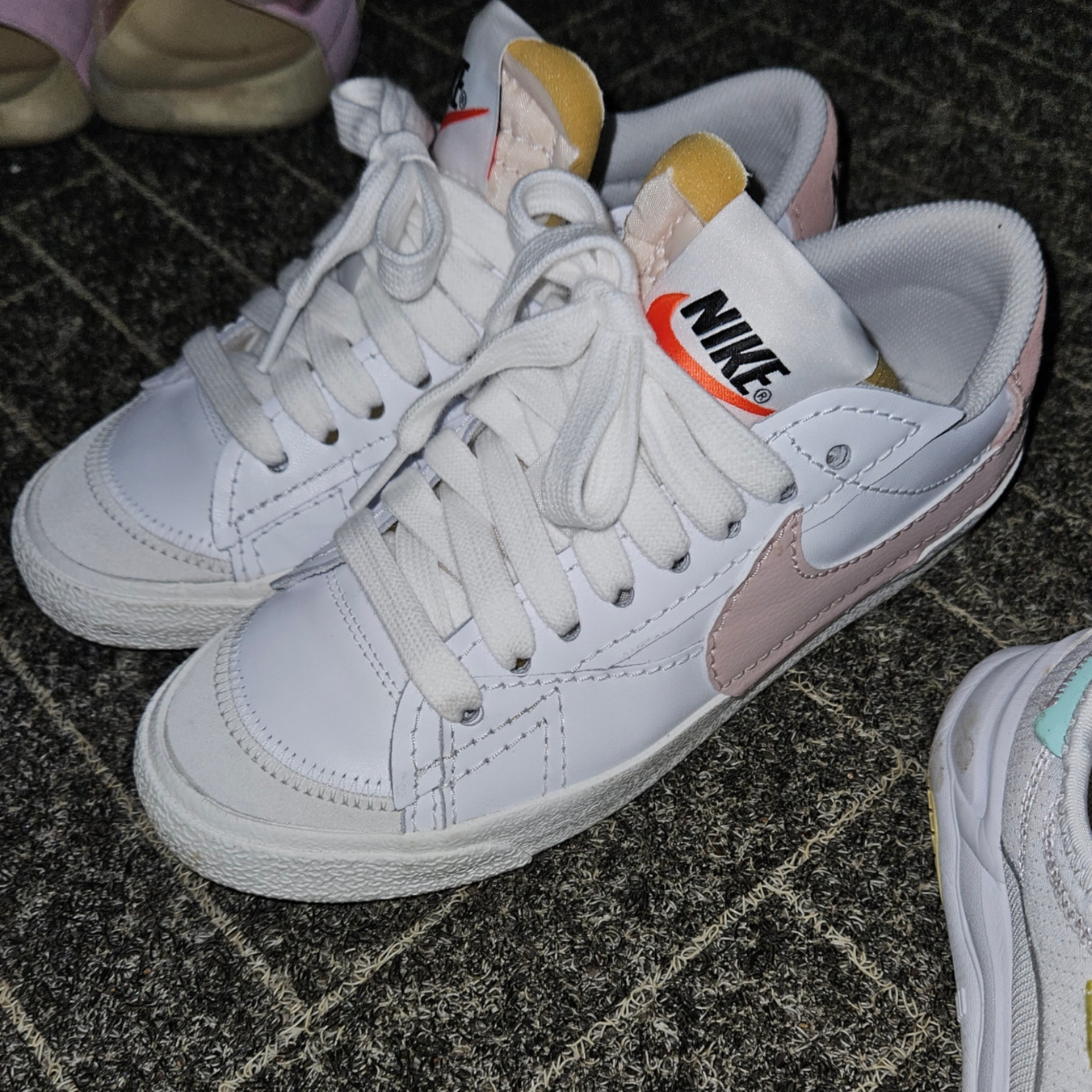(W) Nike Blazer Low '77 Jumbo Pink Oxford 착용 스타일