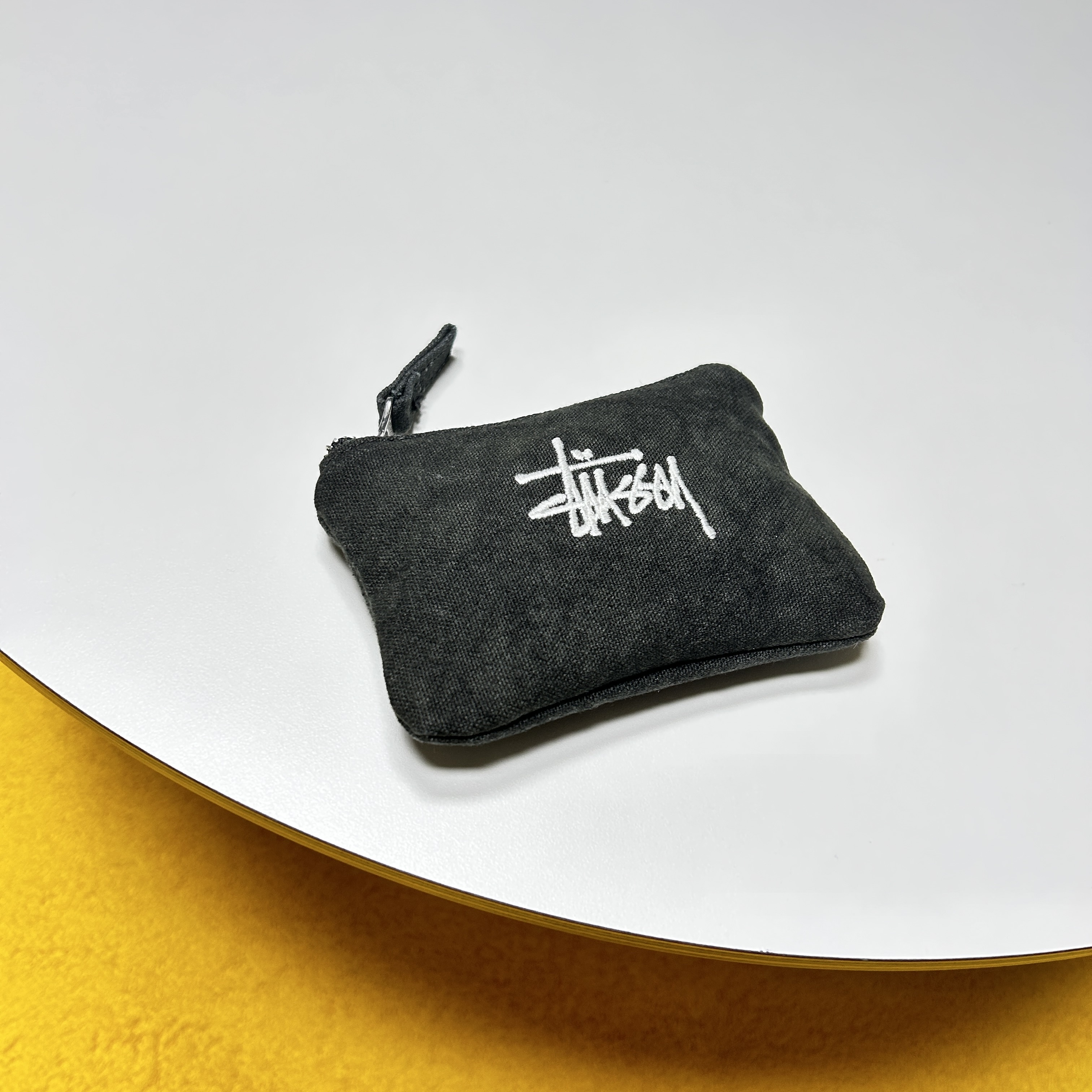 Stussy Canvas Coin Pouch Washed Black 착용 스타일