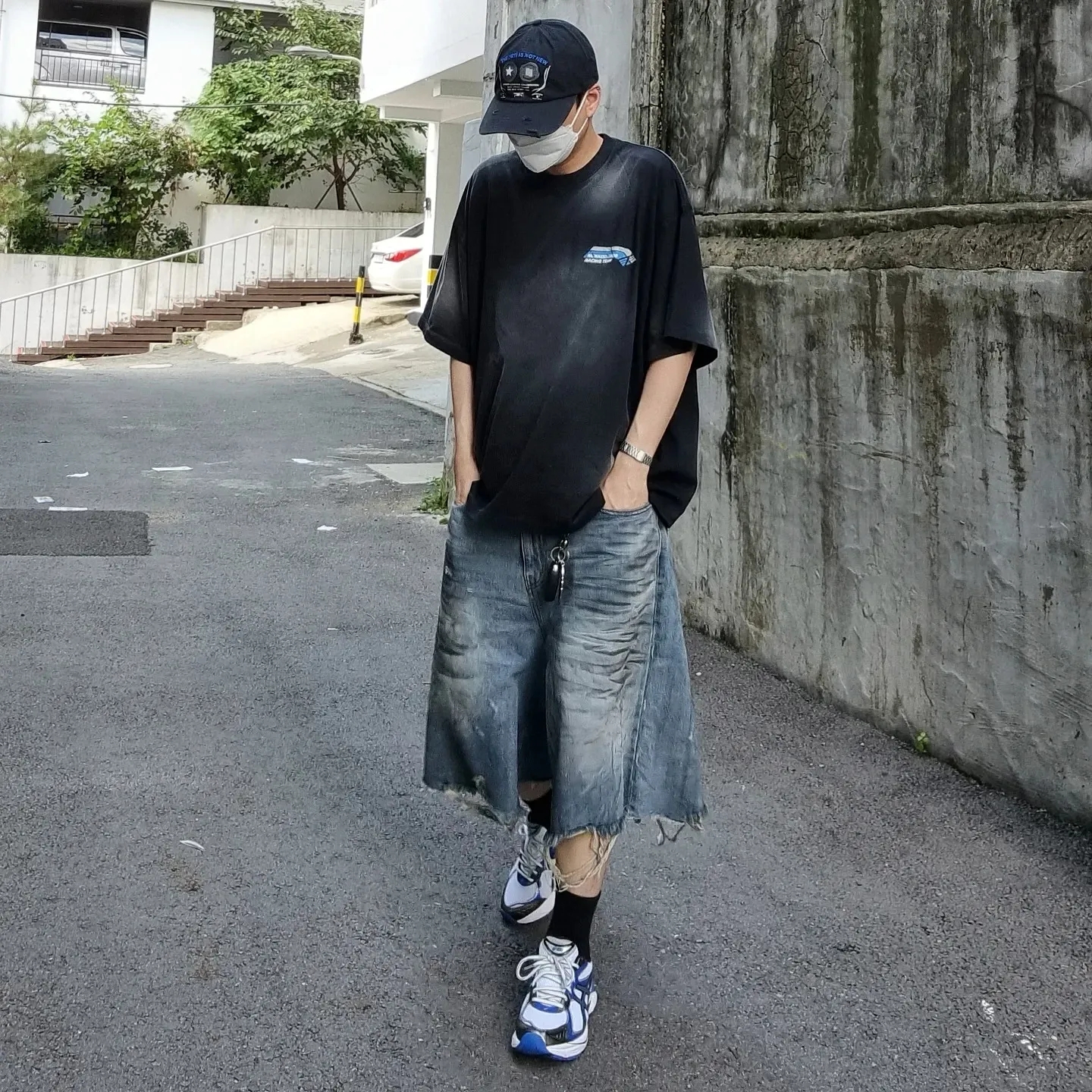 Converse x Ader Error Baseball Cap Black, Project G/R Reworked Bermuda Shorts Blue 착용 스타일 - 2