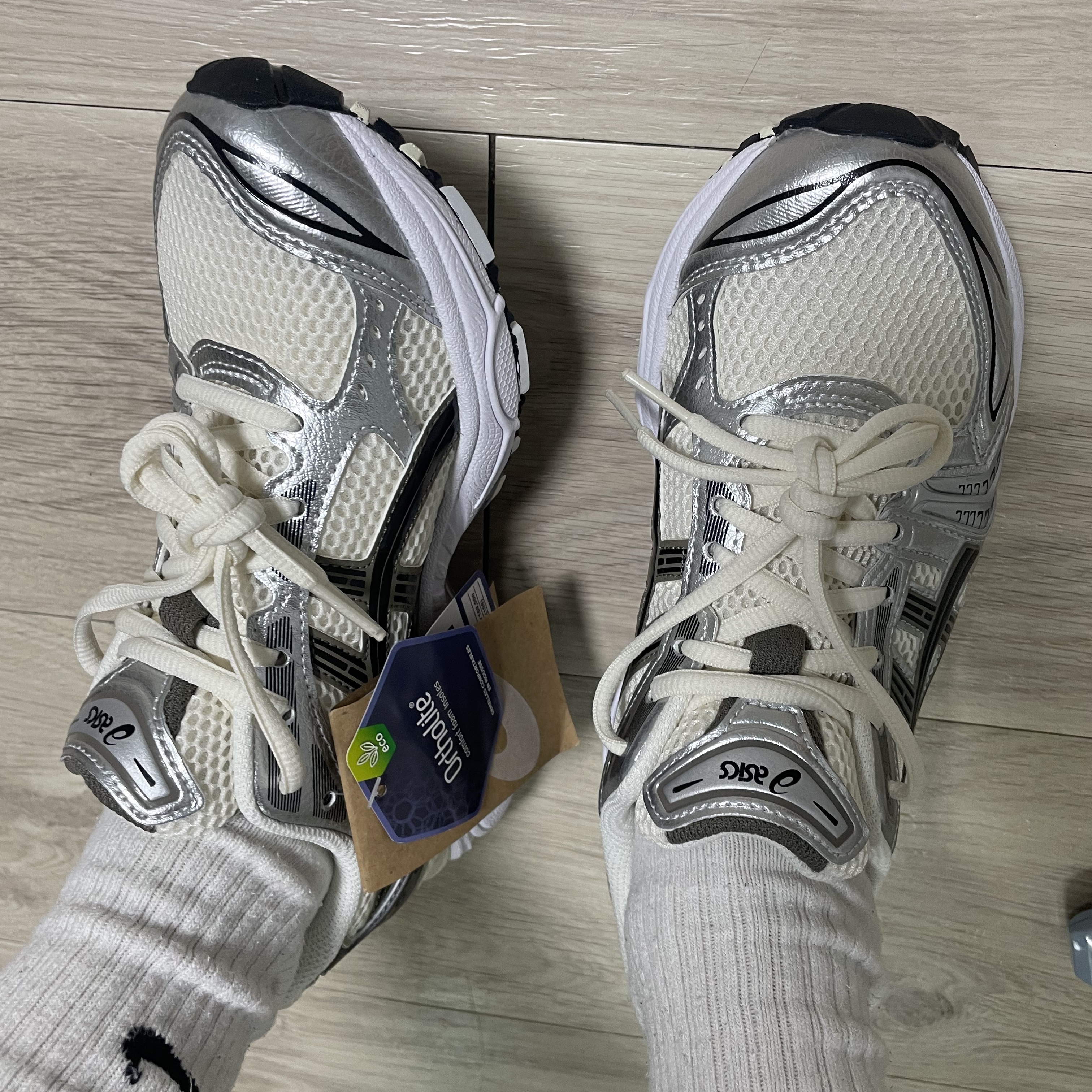 Asics Gel-Kayano 14 Cream Black 착용 스타일 - 3