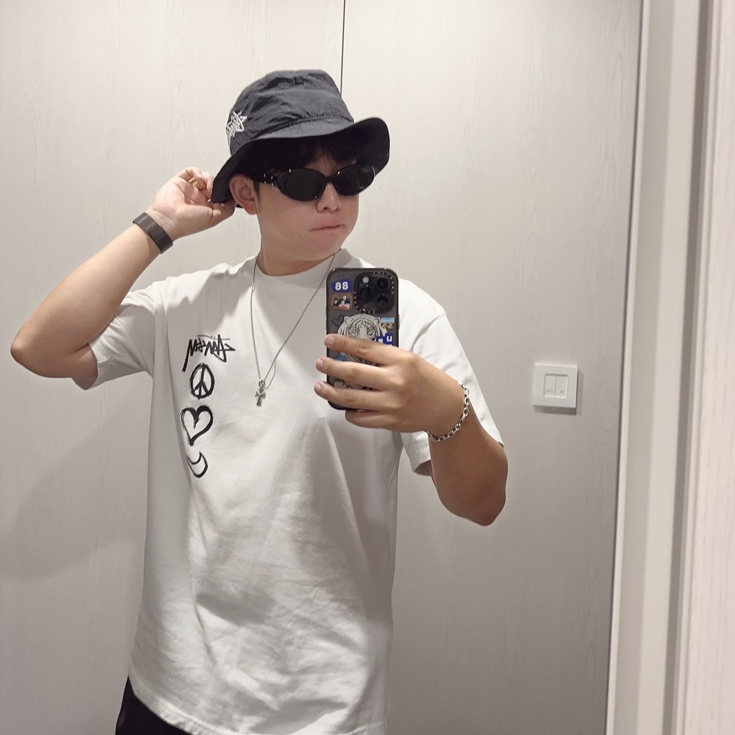 Gentle Monster x Maison Margiela MM005 Black Black, Nike x Stussy Bucket Hat Black 착용 스타일