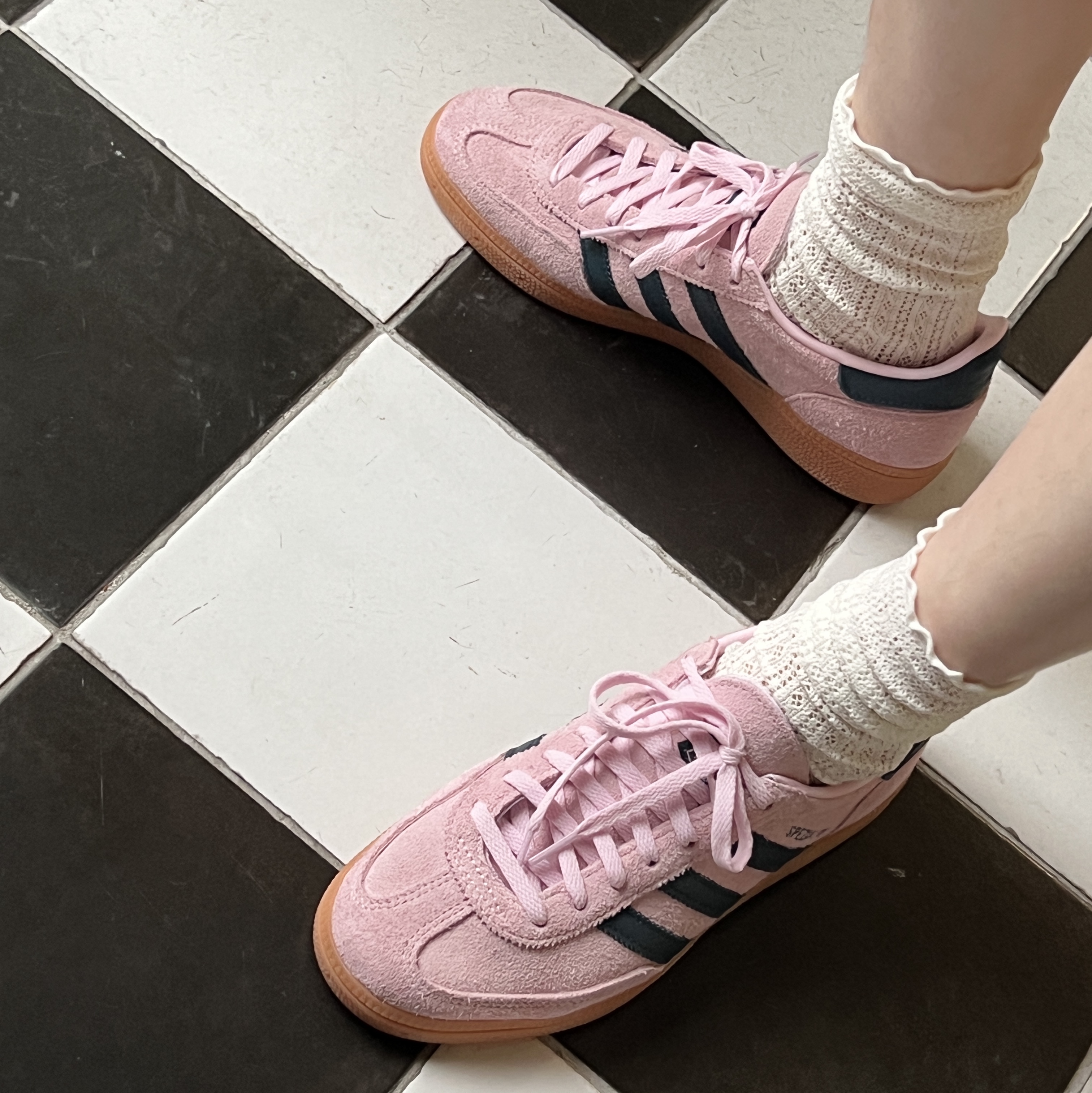 (W) Adidas Spezial Handball Clear Pink 착용 스타일 - 2