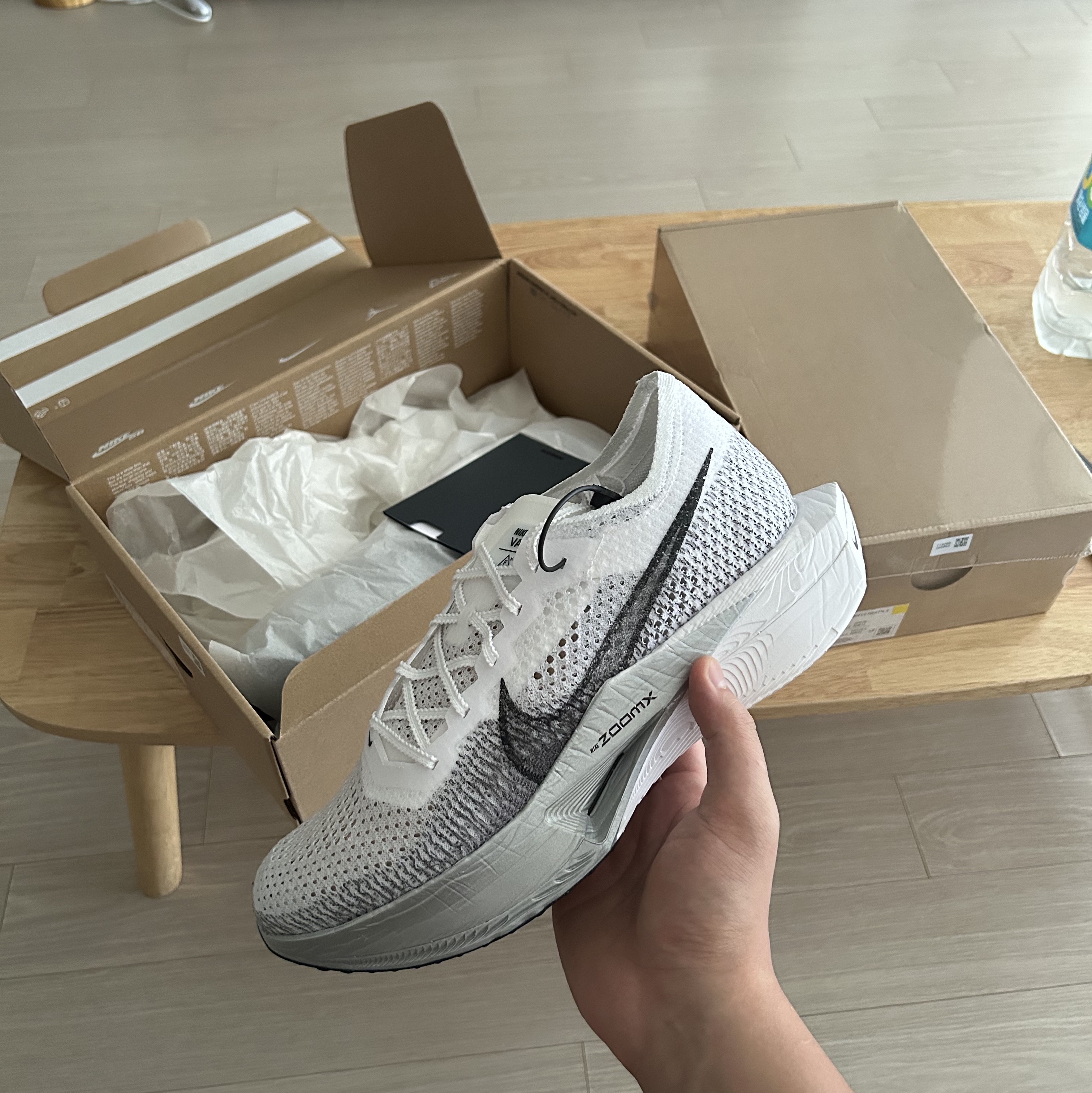 Nike ZoomX Vaporfly Next% 3 White Grey 착용 스타일