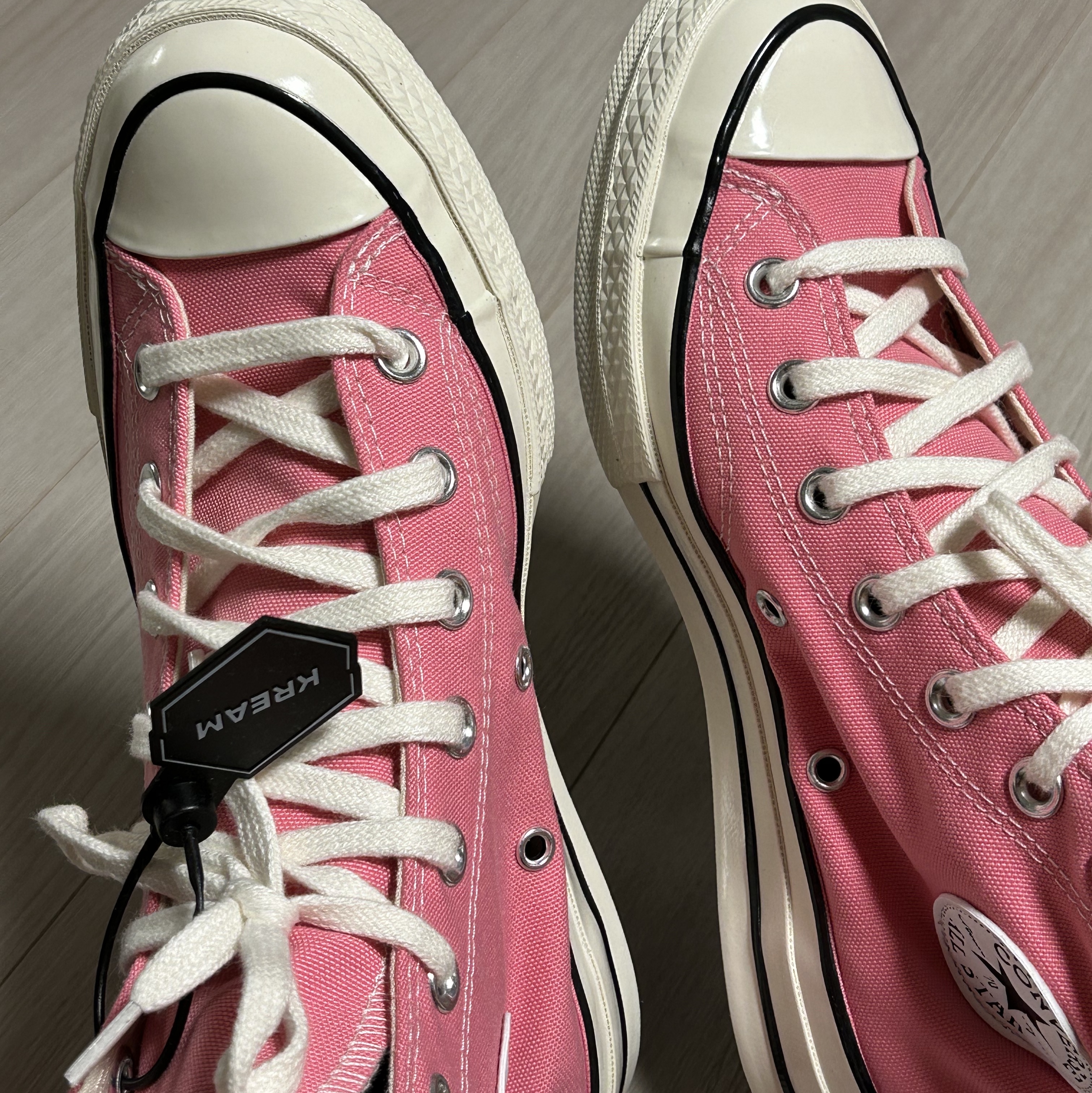 Converse Chuck 70 High Vintage Canvas Pink 착용 스타일 - 1