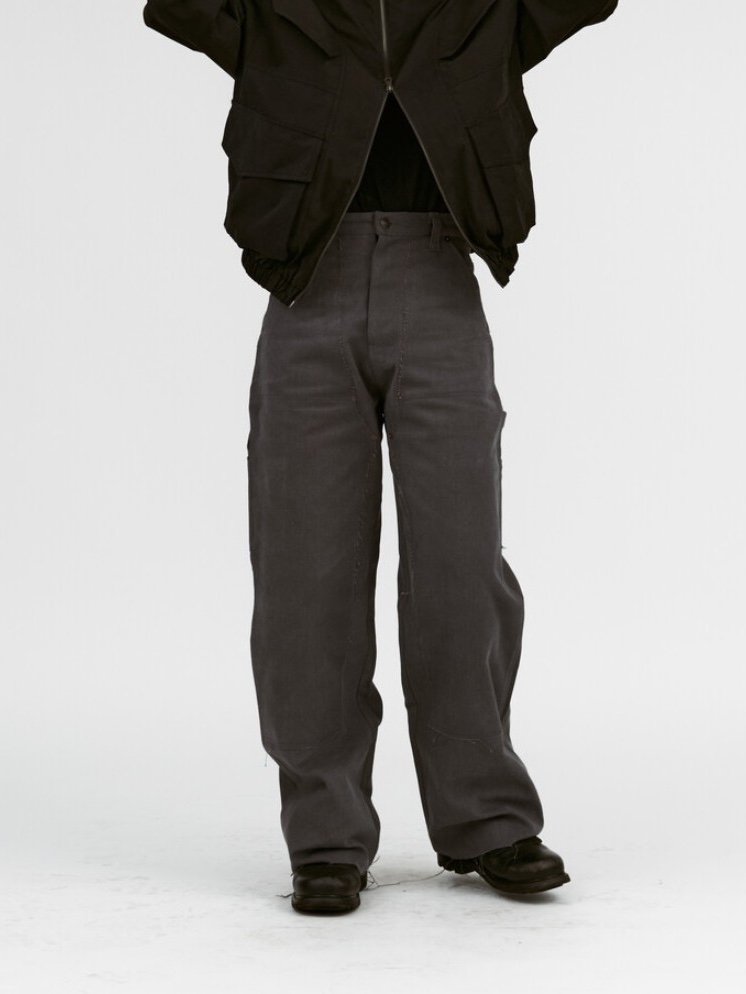 Full of Ssun Cutout Work Pants Red, Full of Ssun Cutout Work Pants Grey 착용 스타일 - 2