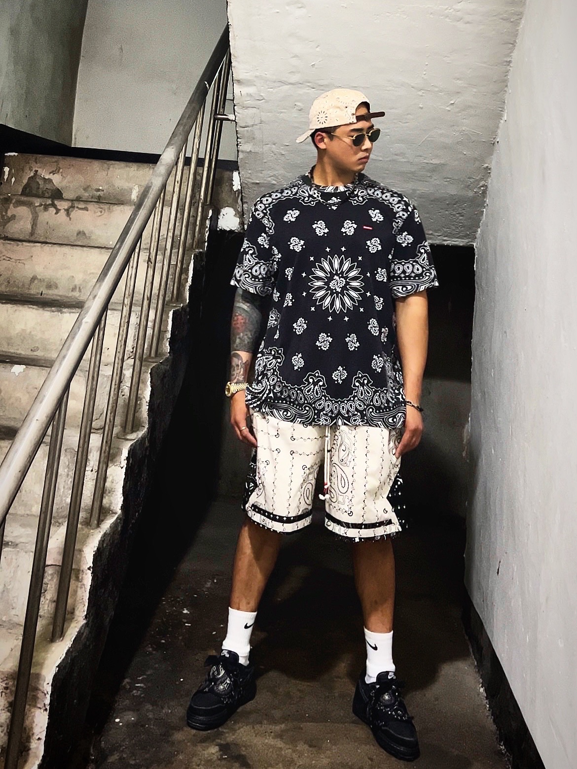 Supreme Bandana Camp Cap Tan - 21SS, Jordan x Travis Scott Shorts Light Iron Ore - US/EU 착용 스타일 - 2