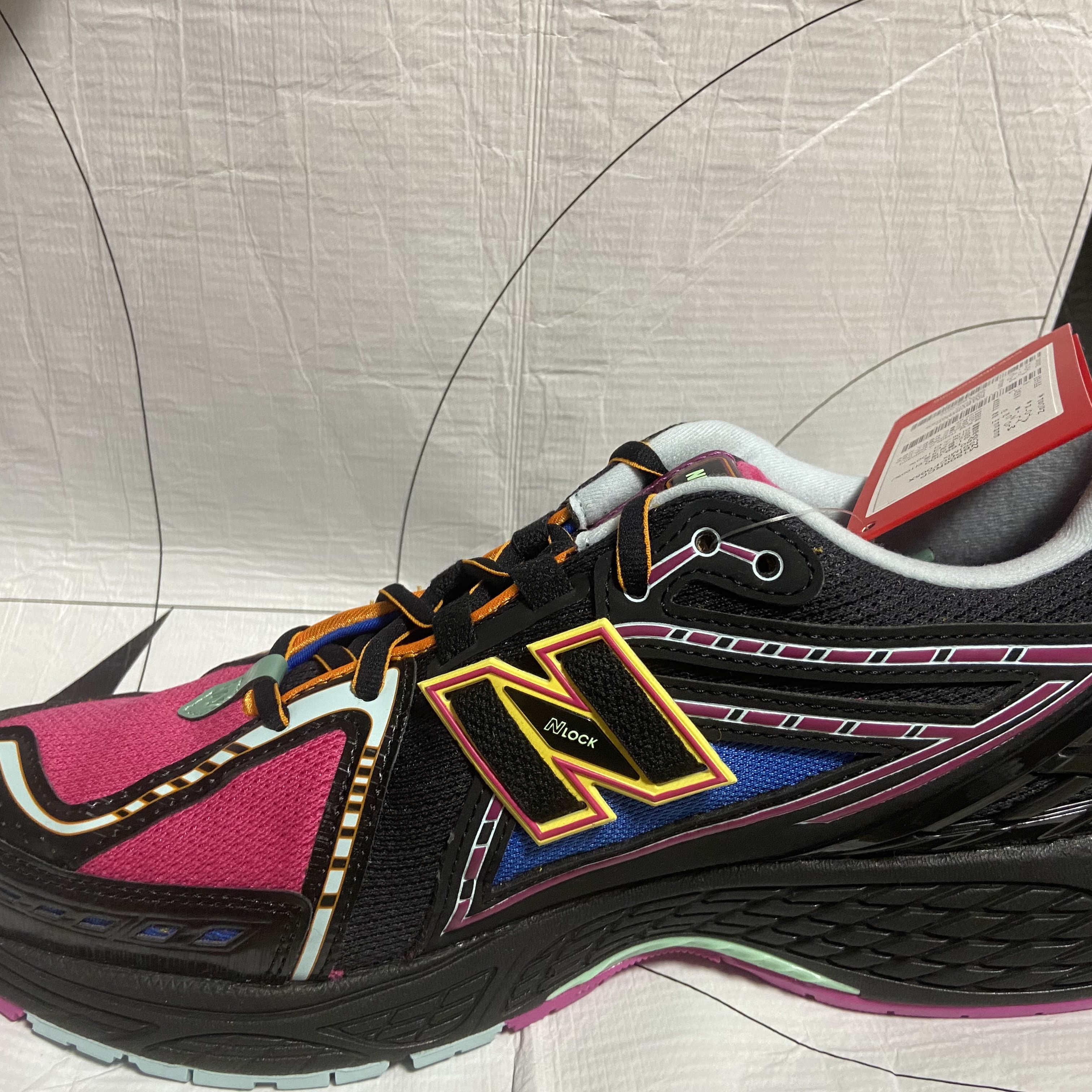 New Balance 1906R Crazy Color 착용 스타일