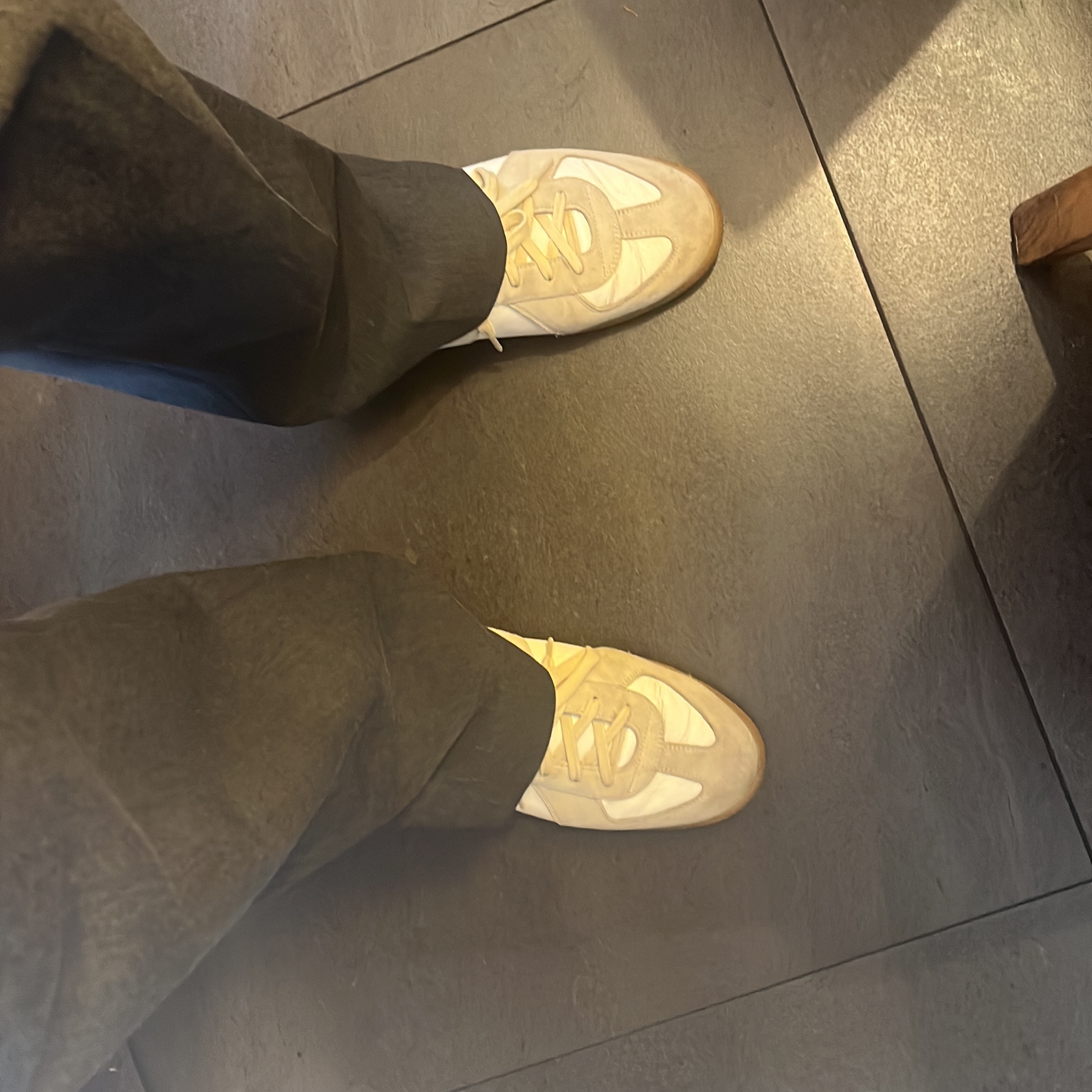 Maison Margiela Calfskin Replica Sneakers 착용 스타일