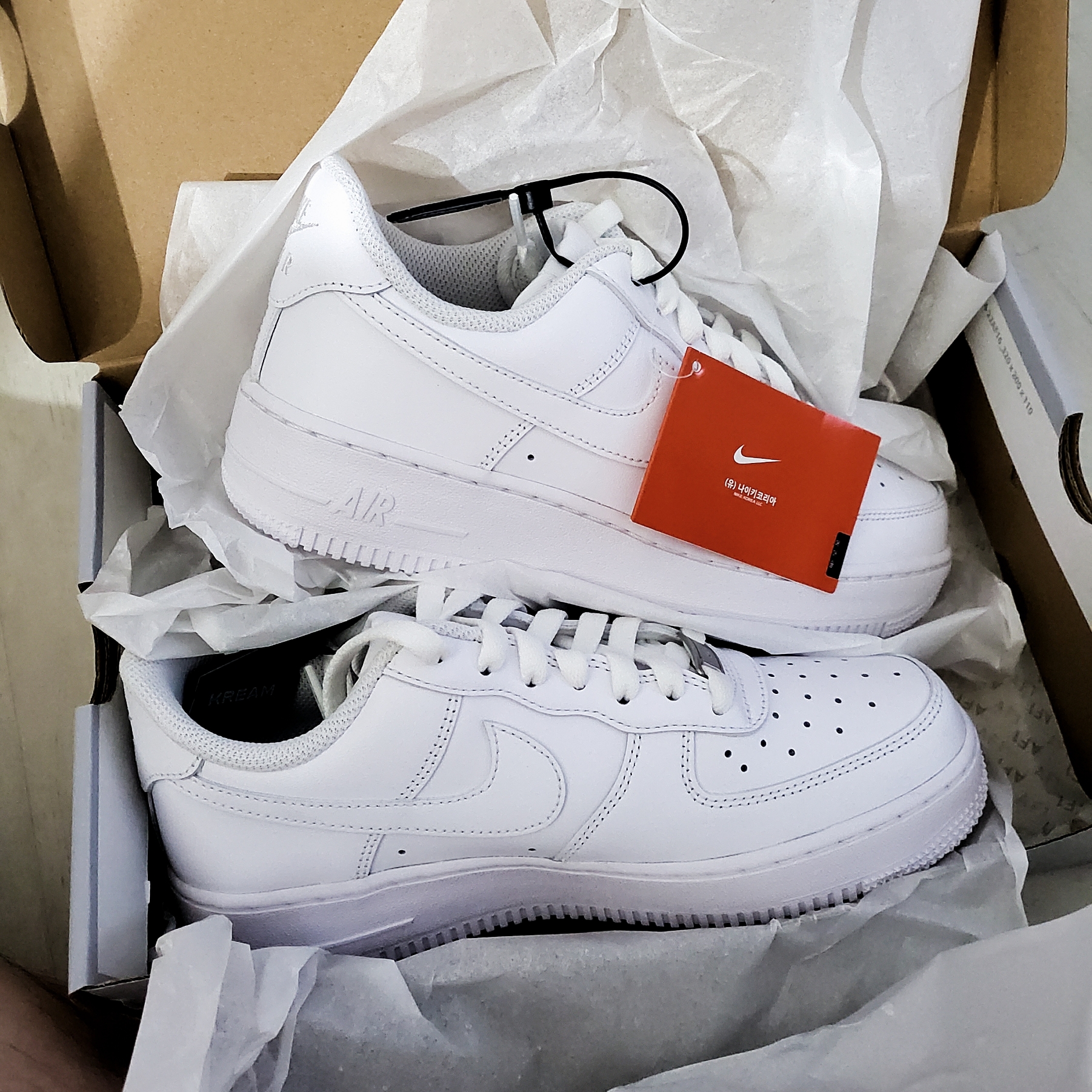 Nike Air Force 1 '07 Low White 착용 스타일