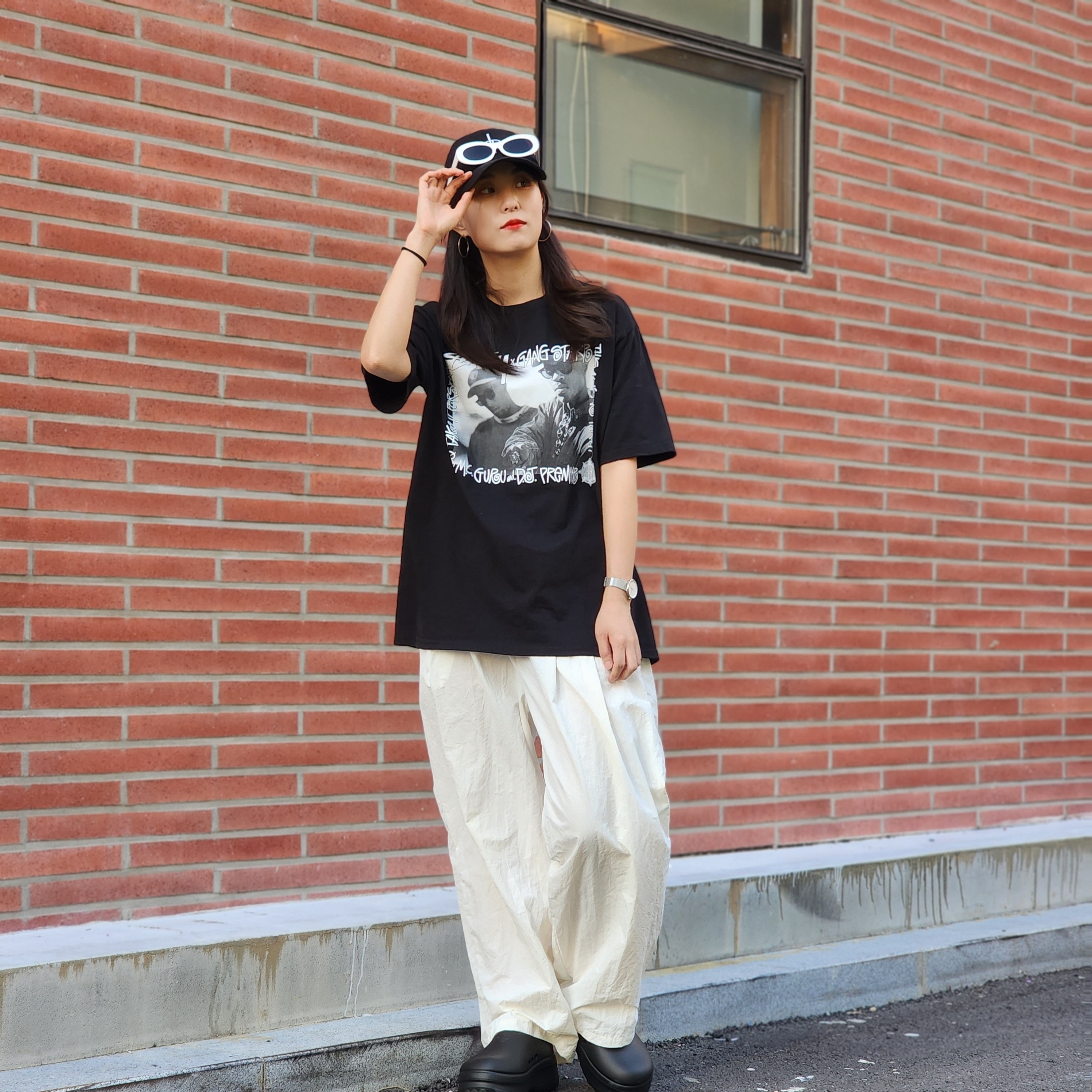 (W) Adidas Adifom Stan Smith Mule Core Black, Stussy x Gang Starr Take It Personal T-Shirt Black 착용 스타일 - 2