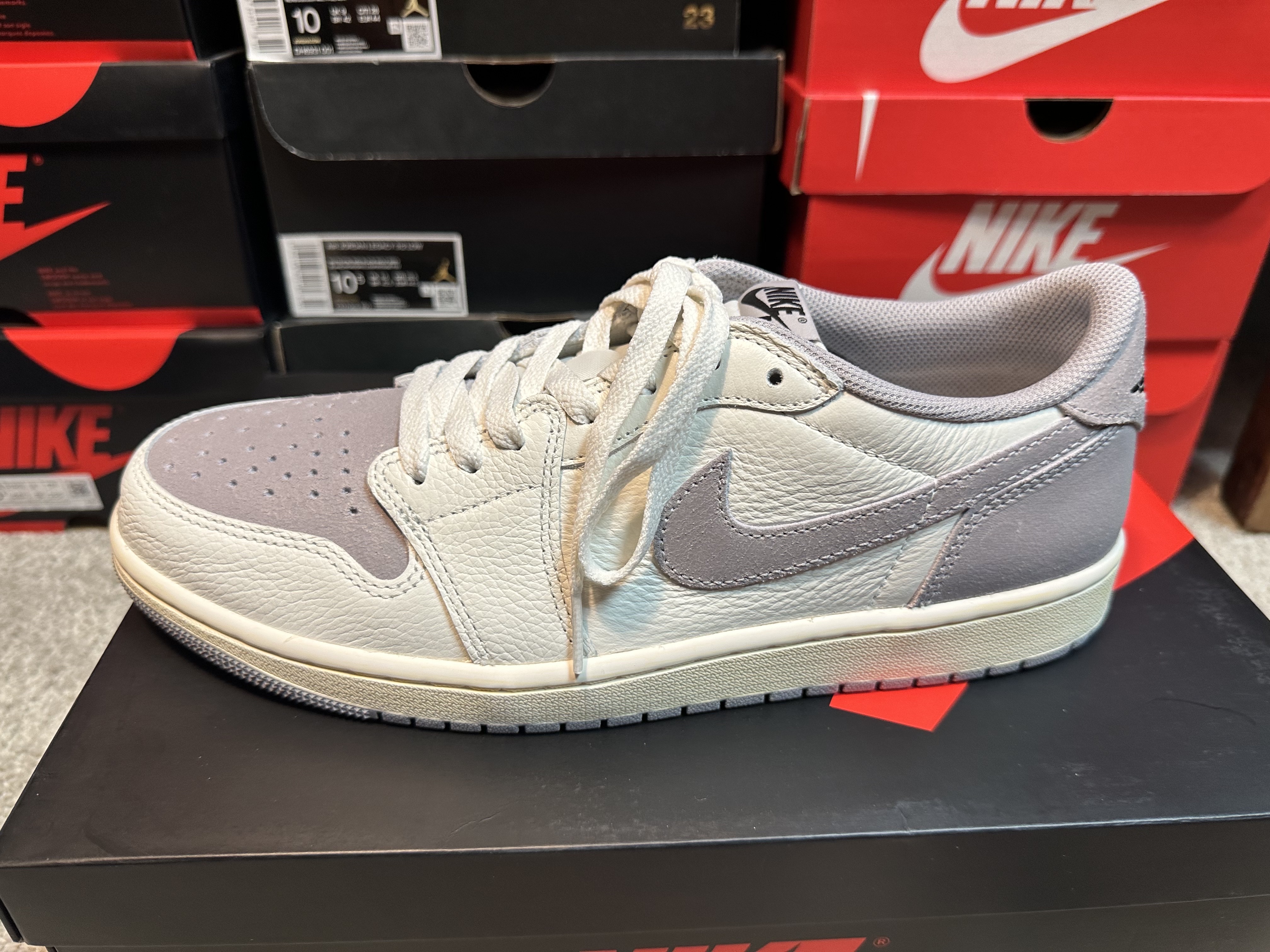 Jordan 1 Retro Low OG Atmosphere Grey 착용 스타일 - 4