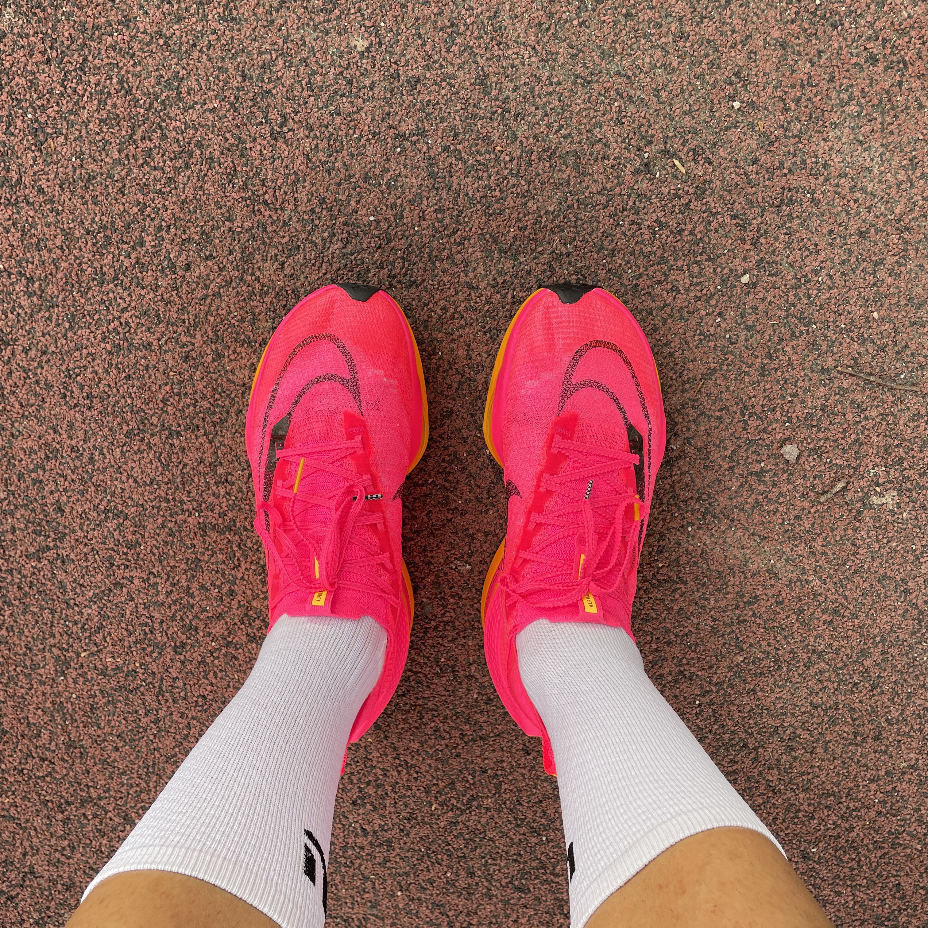 Nike Air Zoom Alphafly Next% 2 Hyper Pink 착용 스타일 - 1