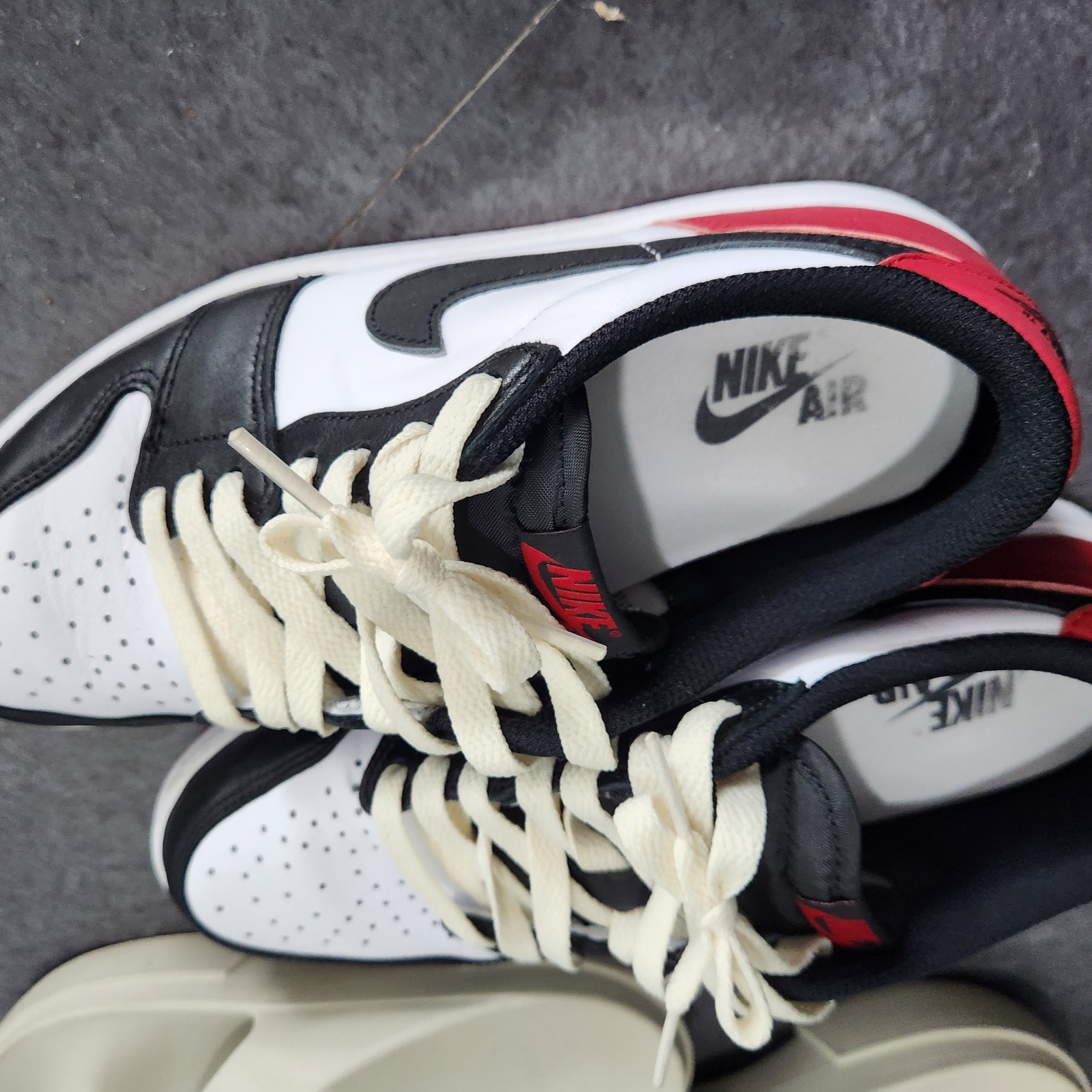 Jordan 1 Retro Low OG Black Toe 착용 스타일