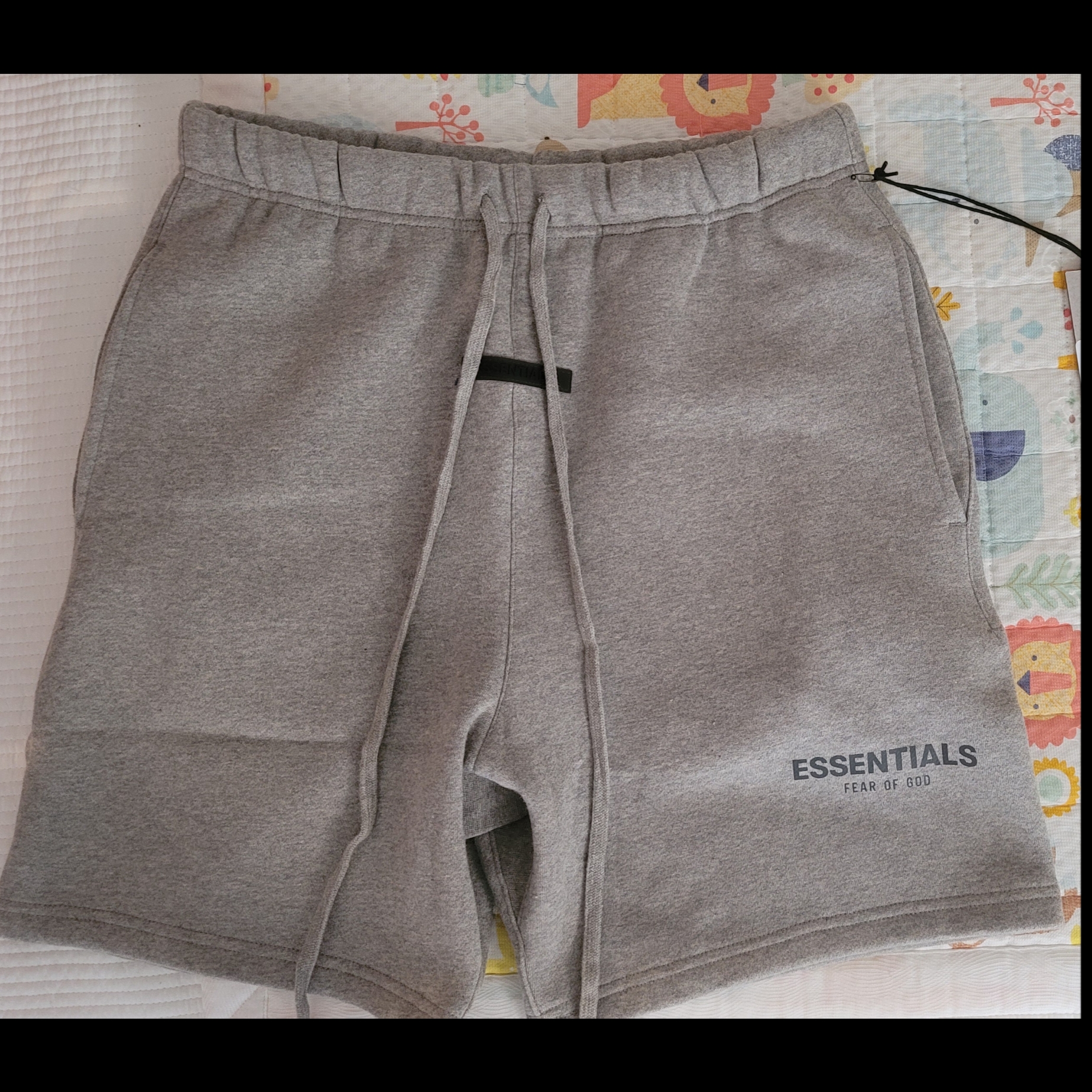 Essentials The Core Collection Sweatshorts Heather Oatmeal 착용 스타일