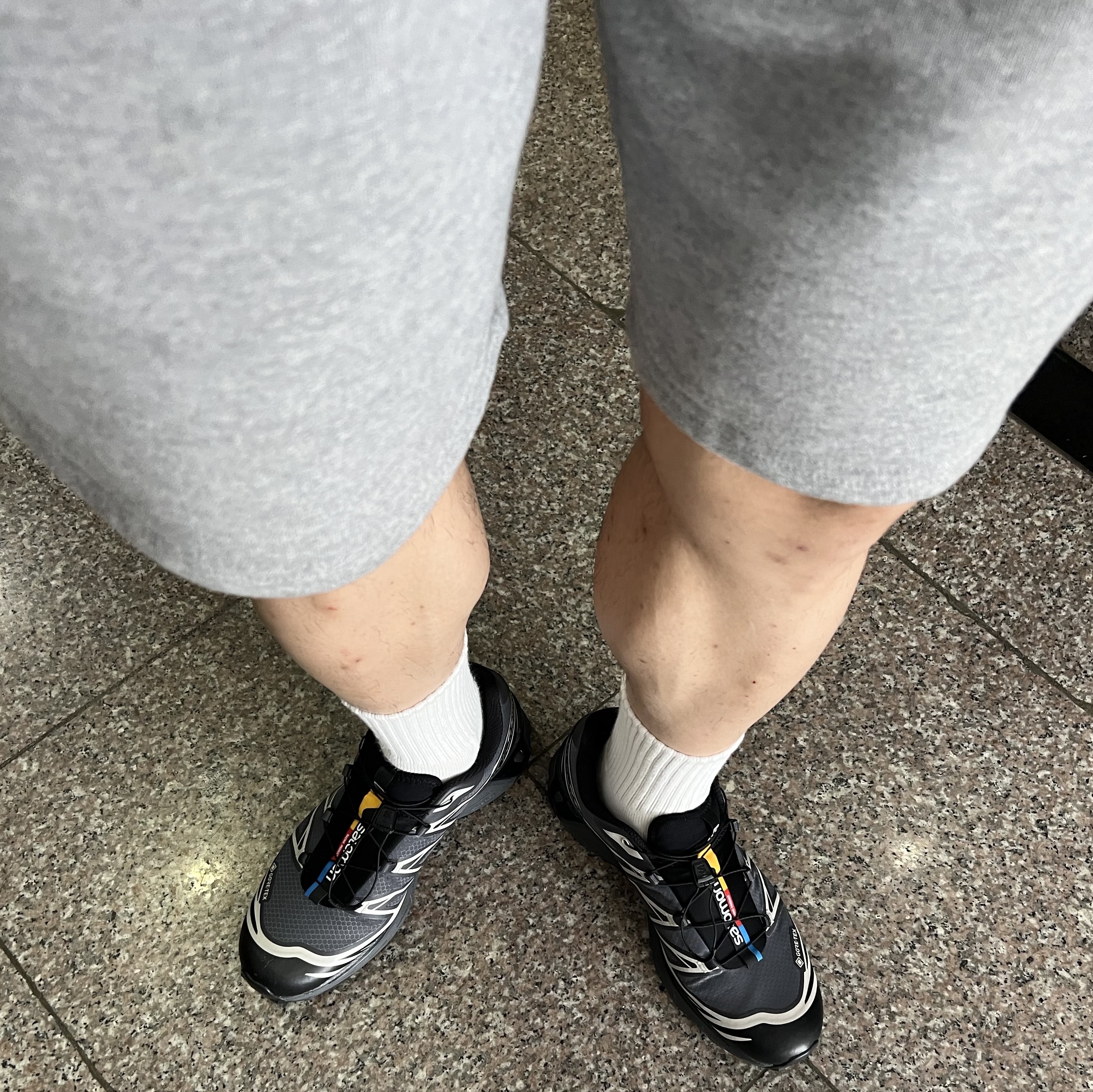 Salomon XT-6 Gore-Tex Black Ebony 착용 스타일