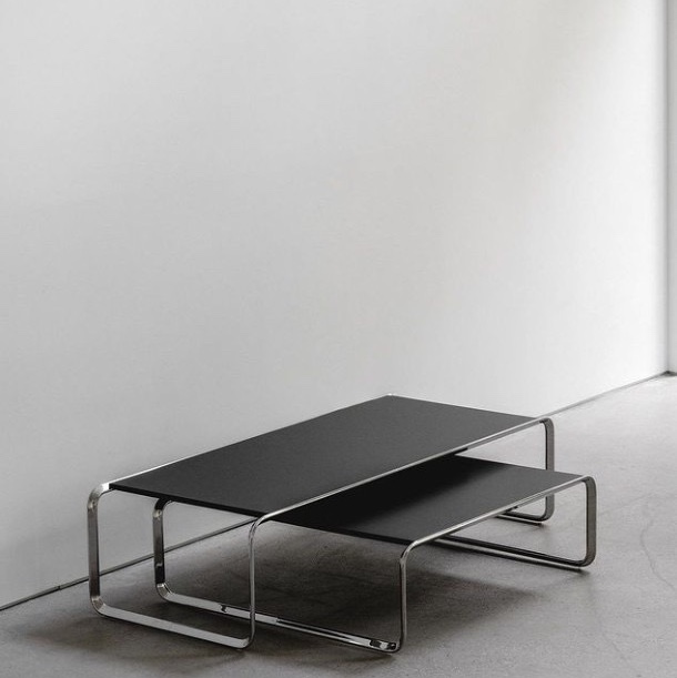 Tecta K1B Oblique Couch Table Black 착용 스타일