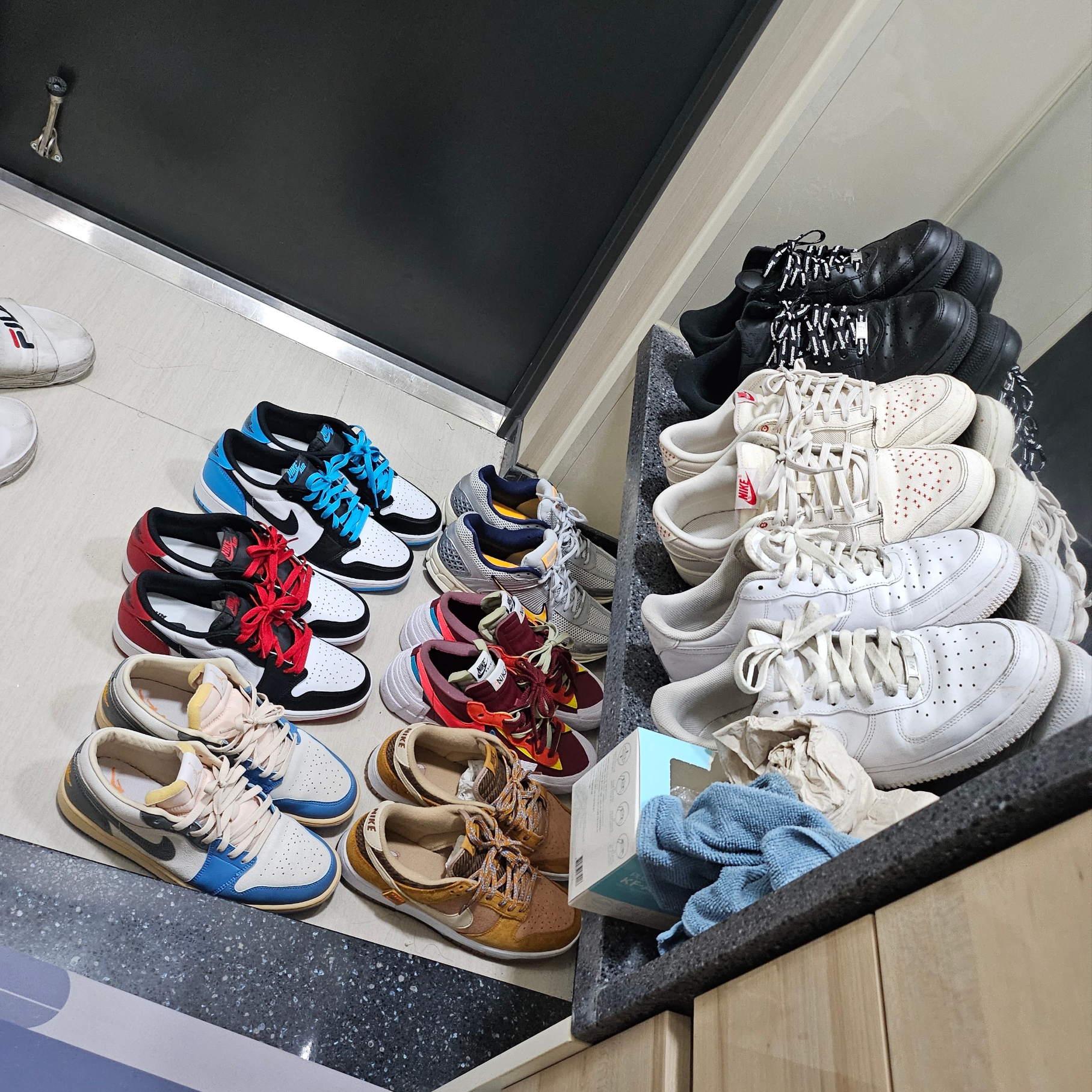 Jordan 1 Retro Low OG Black and Dark Powder Blue, Jordan 1 Retro Low OG Black Toe 착용 스타일