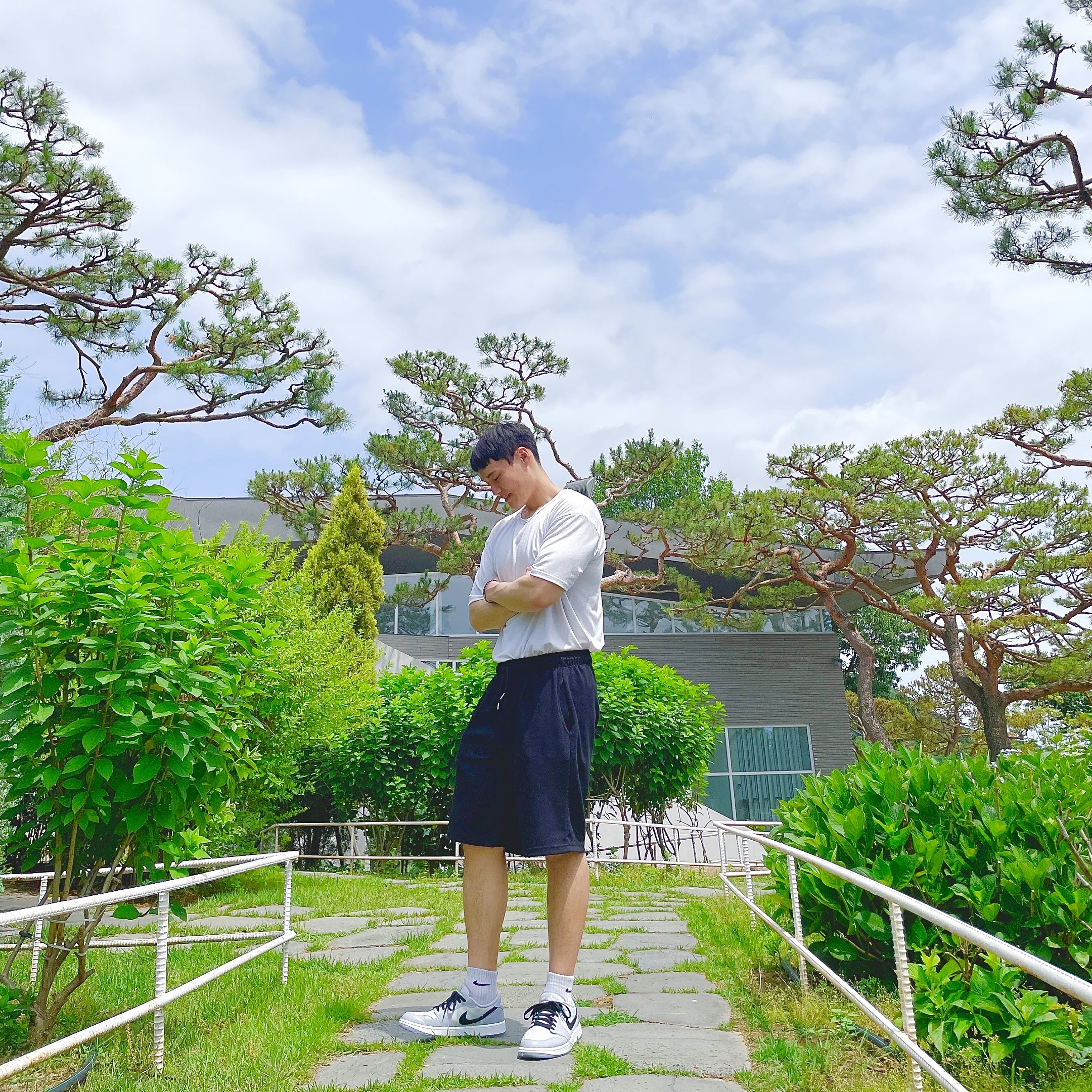 Jordan 1 Low Golf Wolf Grey 착용 스타일