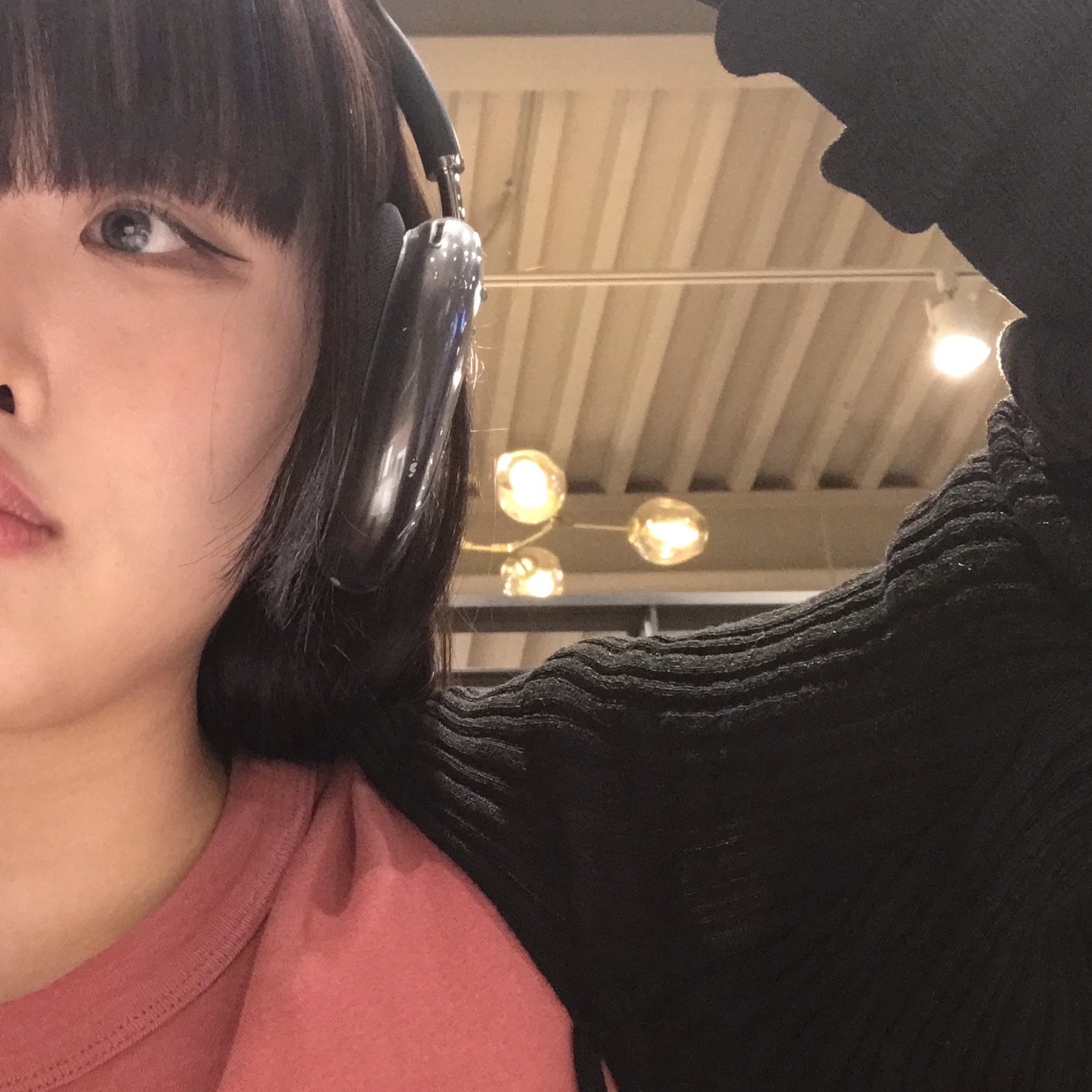 Apple AirPods Max Lightning Space Gray (Korean Ver.) 착용 스타일