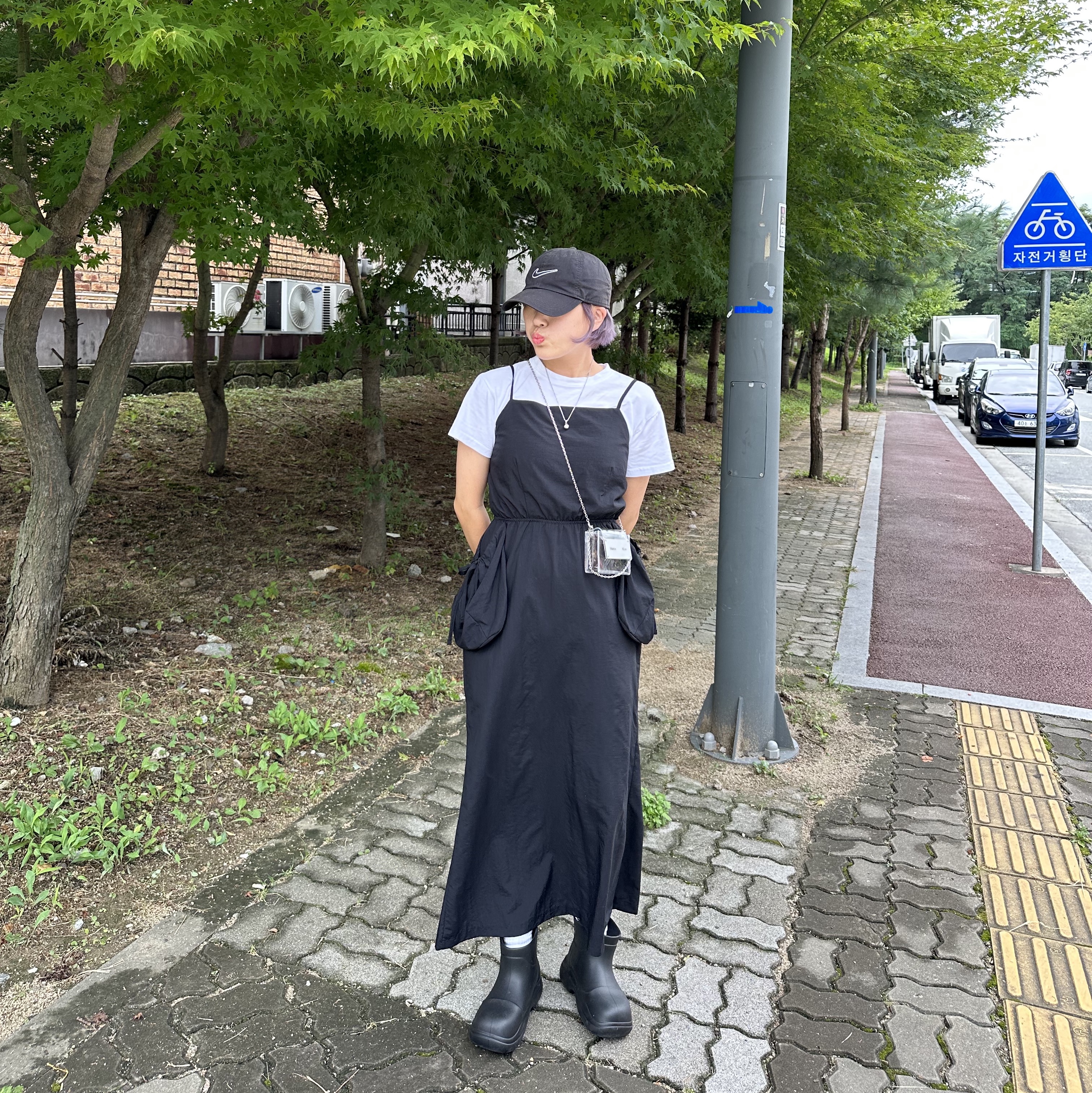 (W) Rockfishweatherwear Hayden Boots Black, Matin Kim Accordion Jelly Mini Bag Clear 착용 스타일 - 2