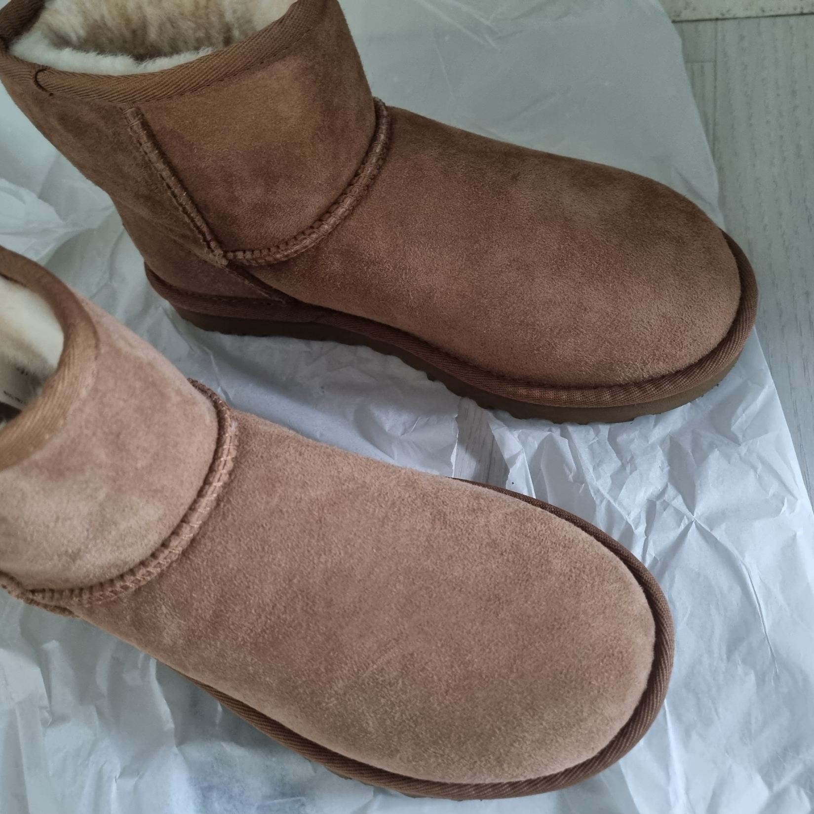 (W) UGG Classic Mini II Boots Chestnut 착용 스타일