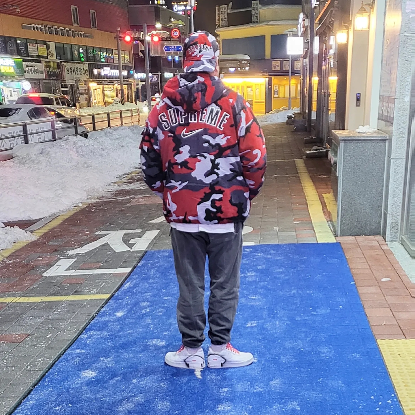 Supreme x Nike Arc Corduroy Hooded Jacket Red Camo - 22SS 착용 스타일