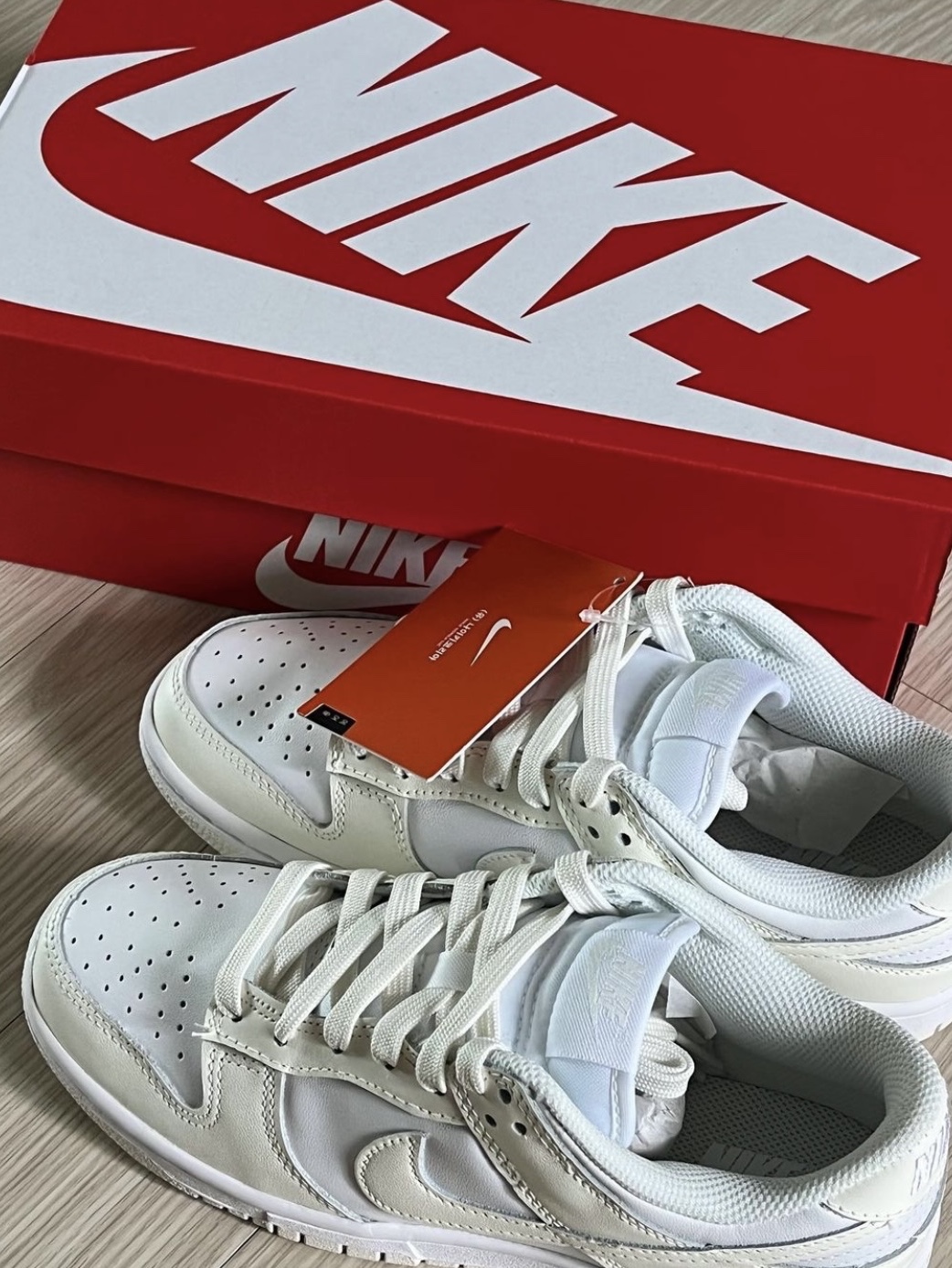 (W) Nike Dunk Low White and Sail 착용 스타일