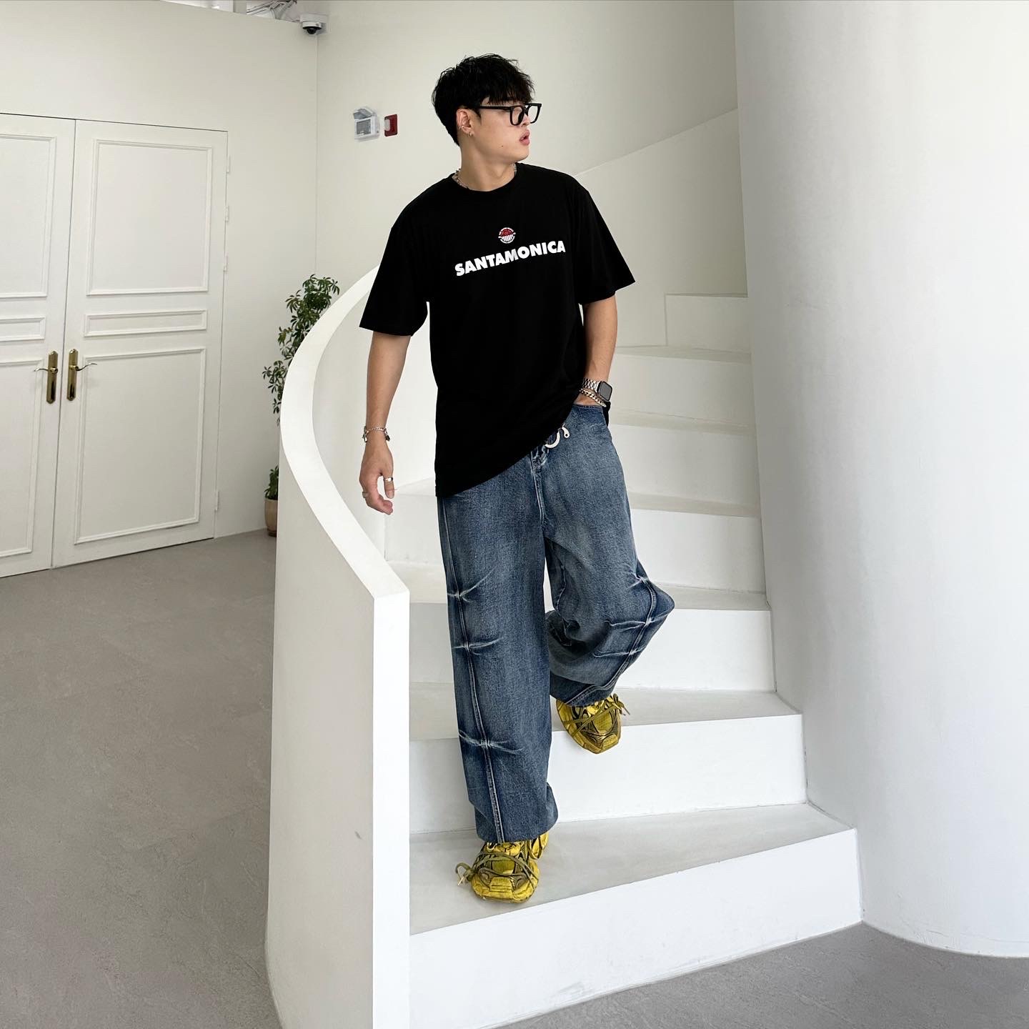 Balenciaga 3XL Sneakers Yellow Black 착용 스타일 - 1