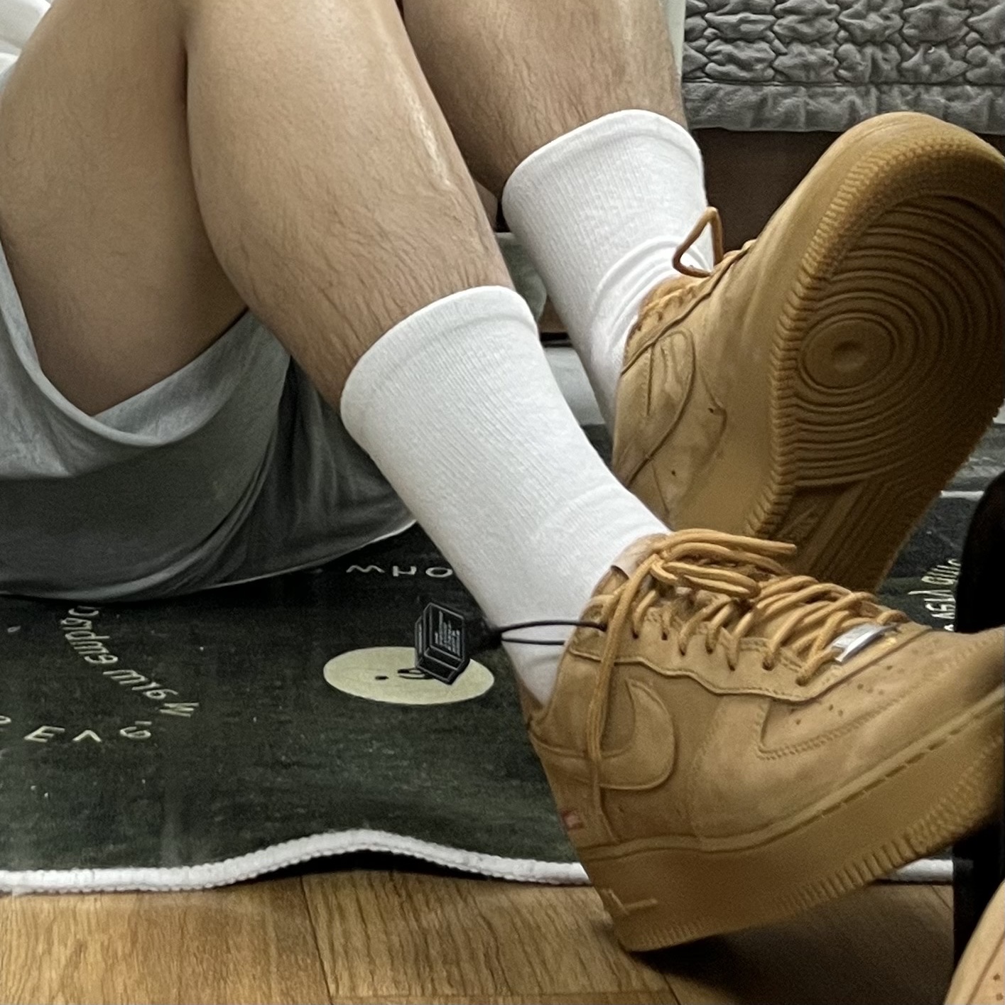 Nike x Supreme Air Force 1 Low Flax 착용 스타일